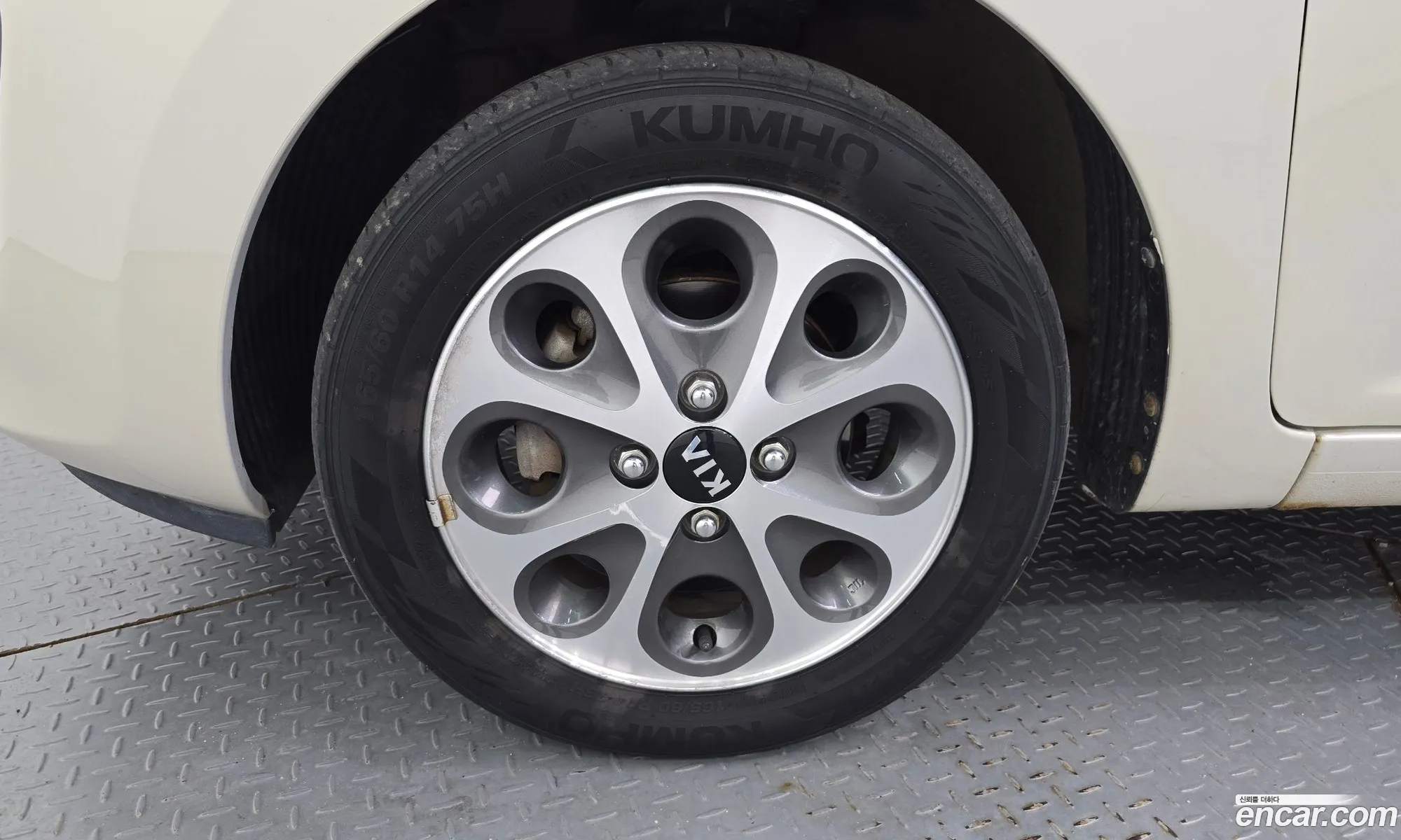 Kia Morning 2011 KNABX511BCT051011 — 2