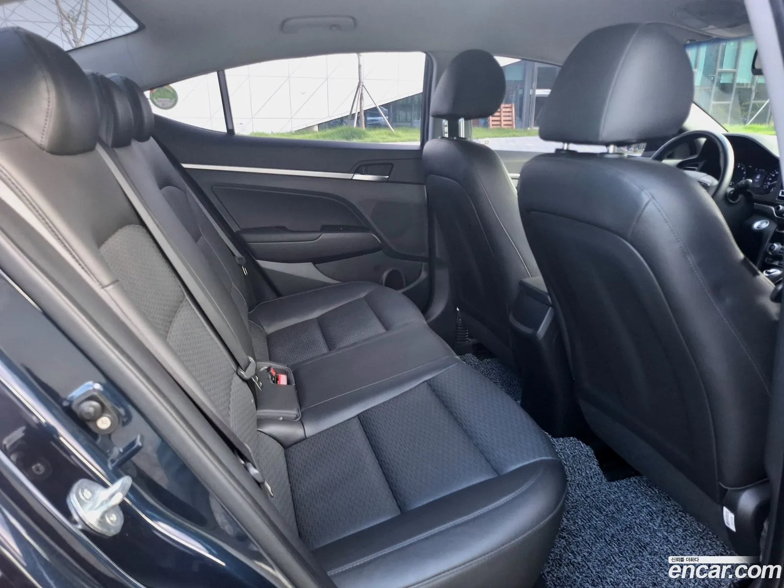 Hyundai Elantra AD 2019 — 17