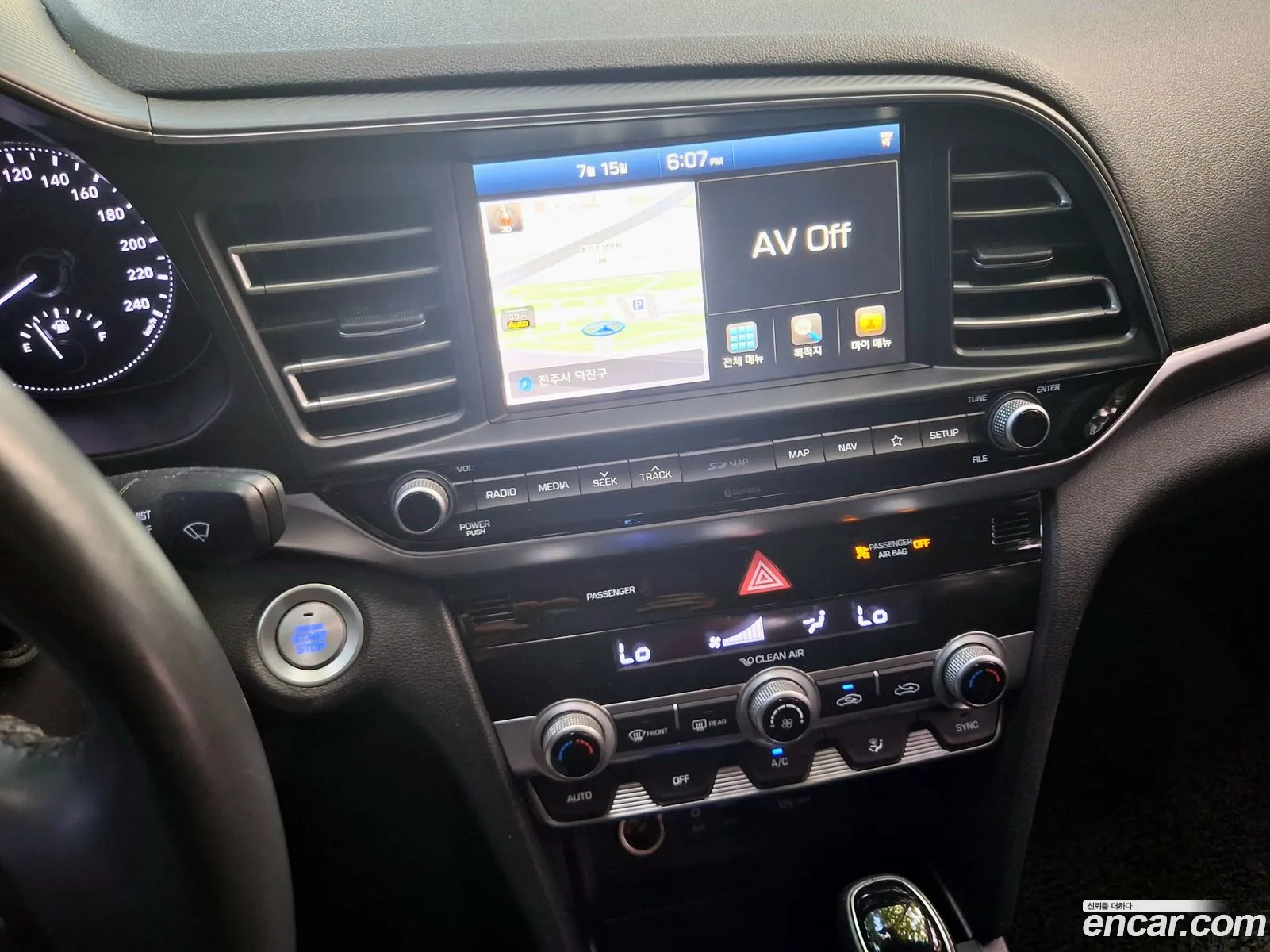 Hyundai Elantra AD 2019 — 11