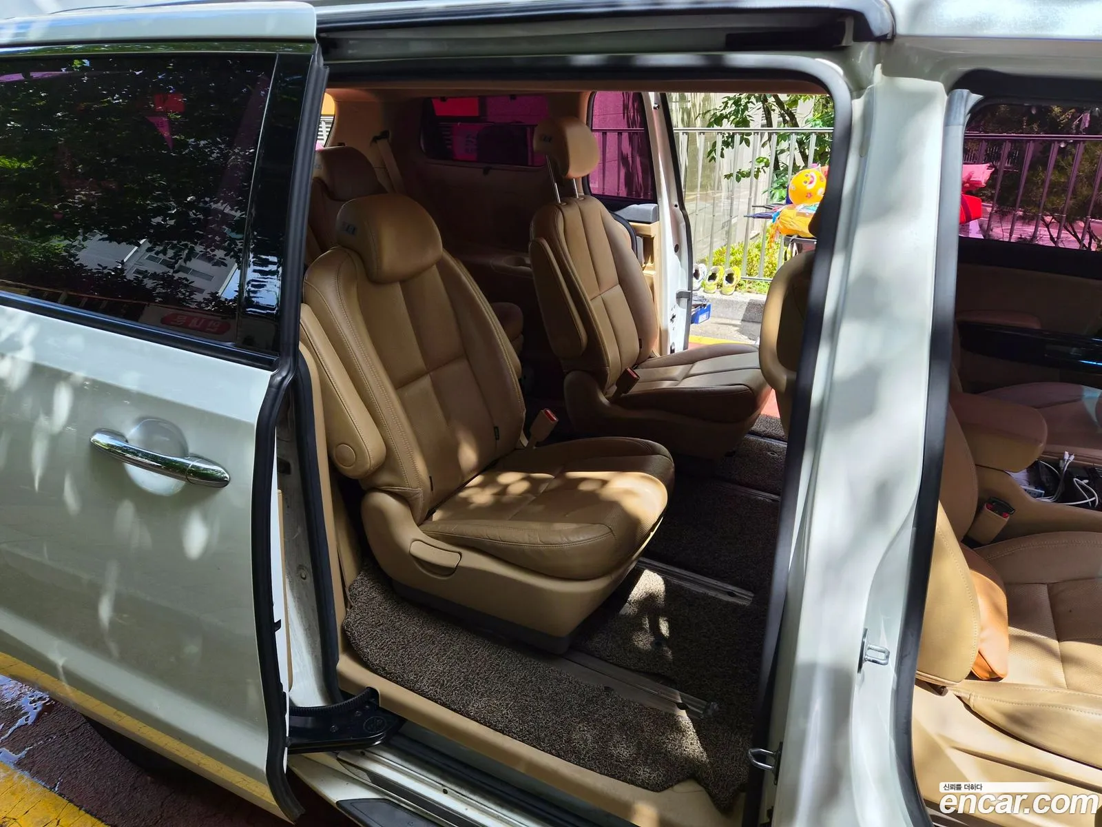 Kia Carnival 2016 — 16