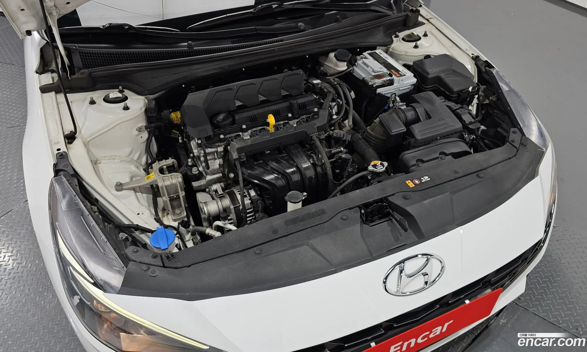 Hyundai Elantra 2021 — 32