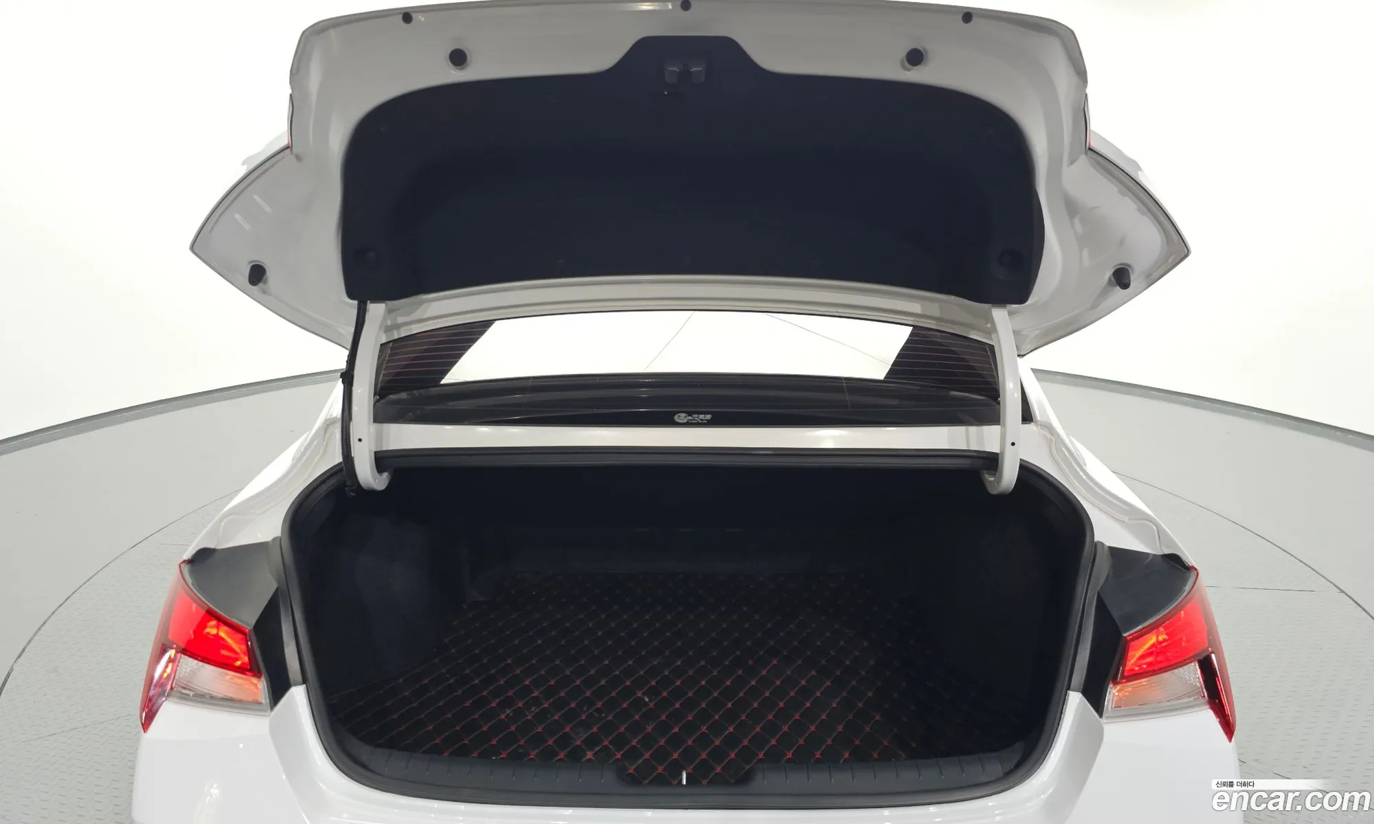 Hyundai Elantra 2021 — 11