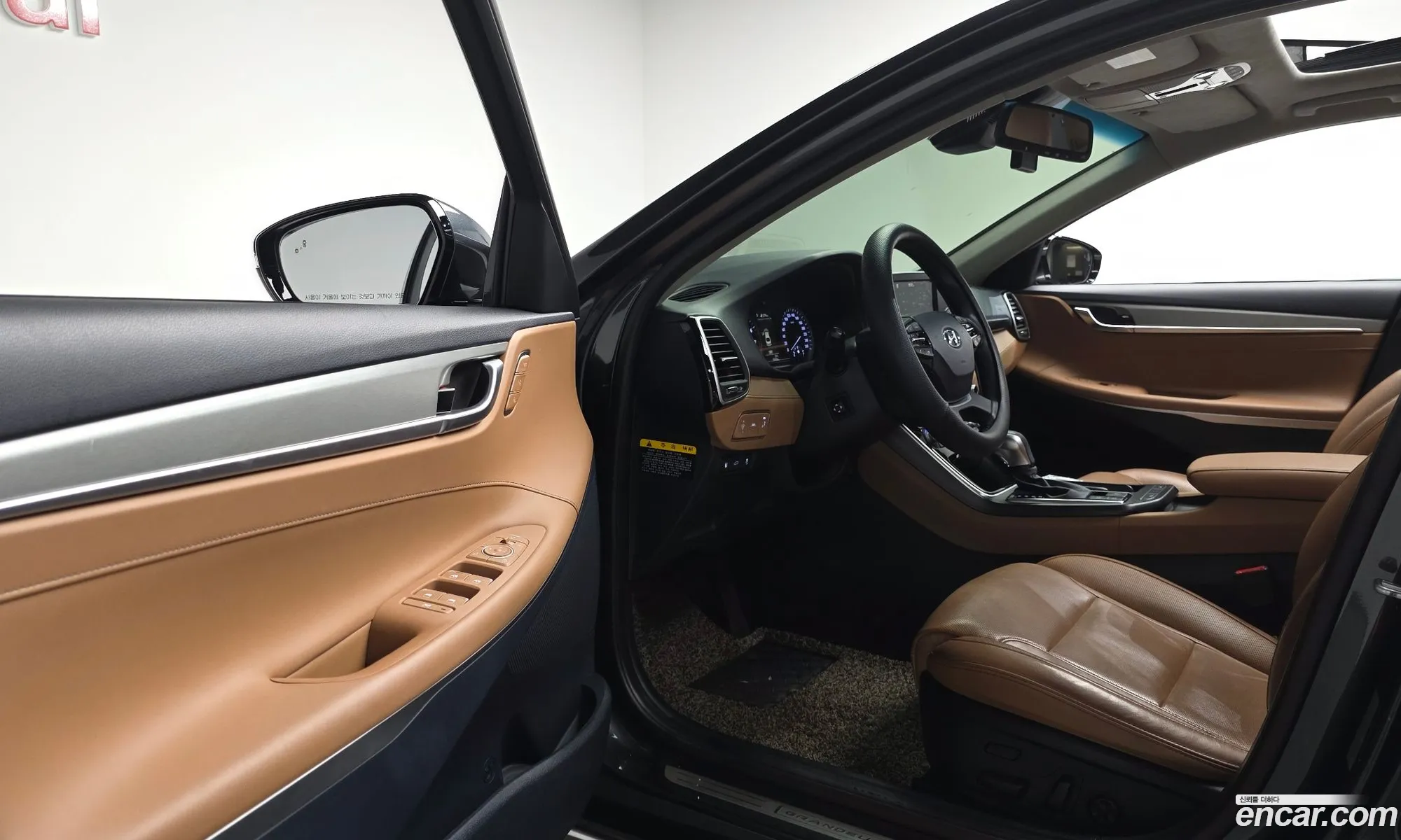 Hyundai Grandeur IG 2019 — 27