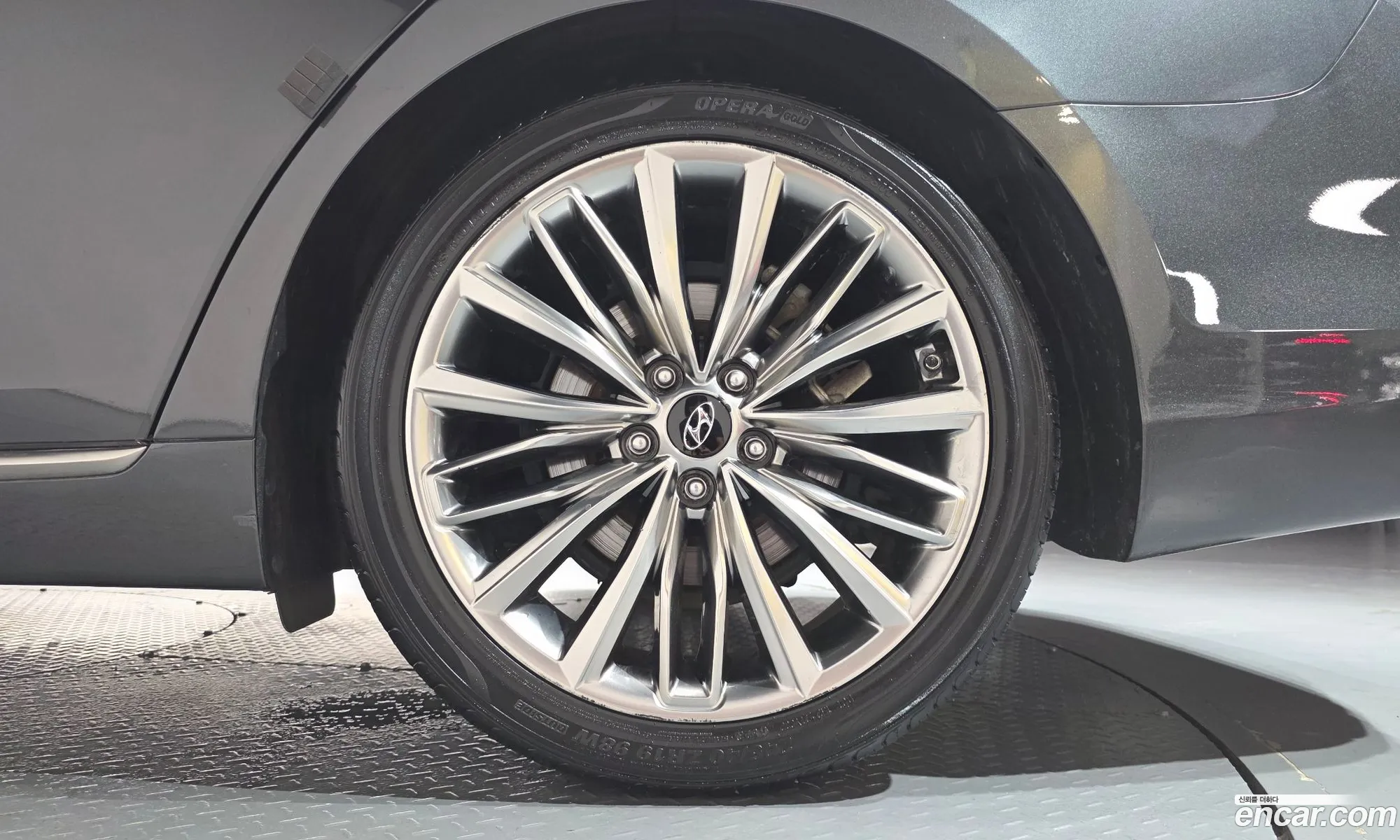 Hyundai Grandeur IG 2019 — 24