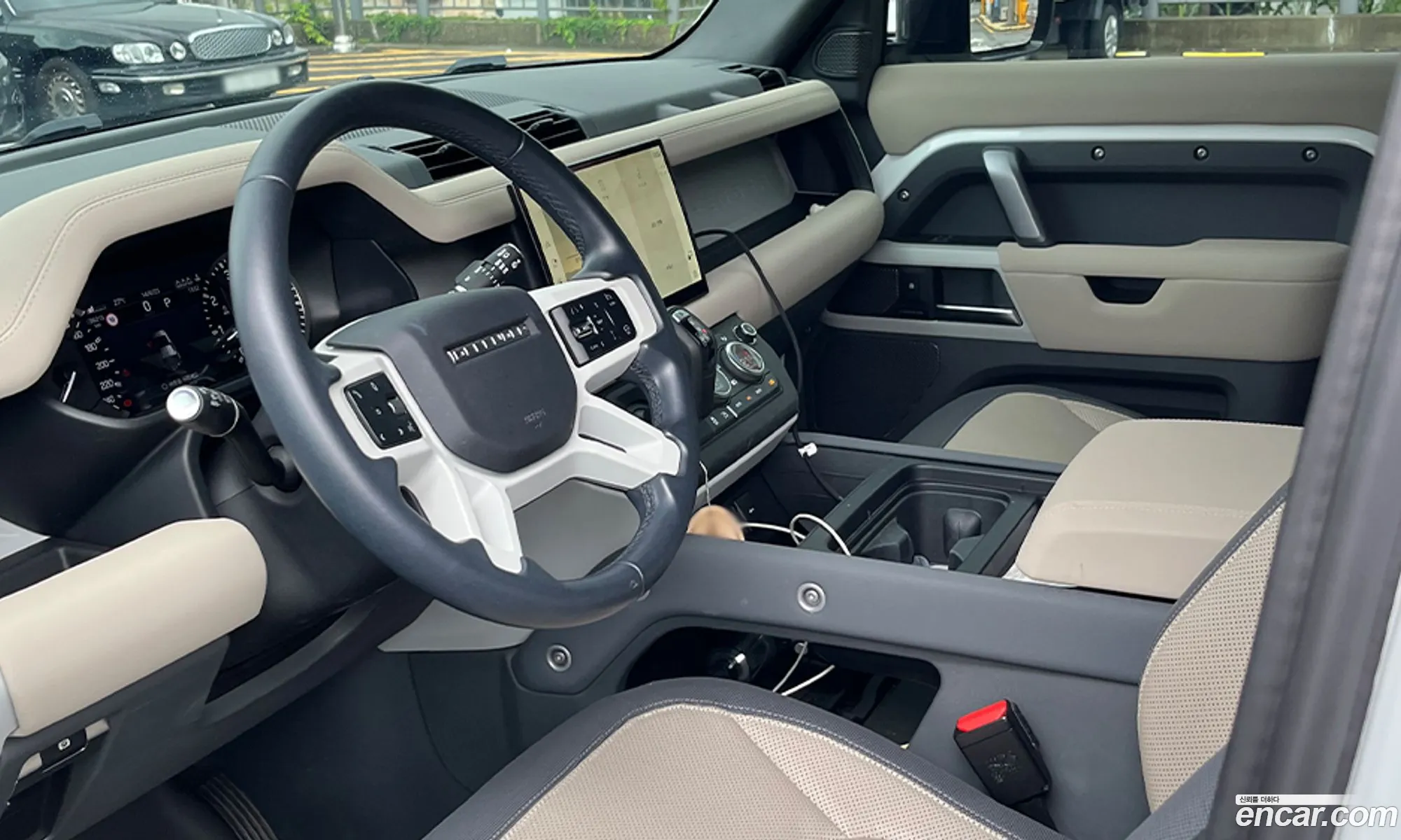 Land Rover Defender 2022 — 16