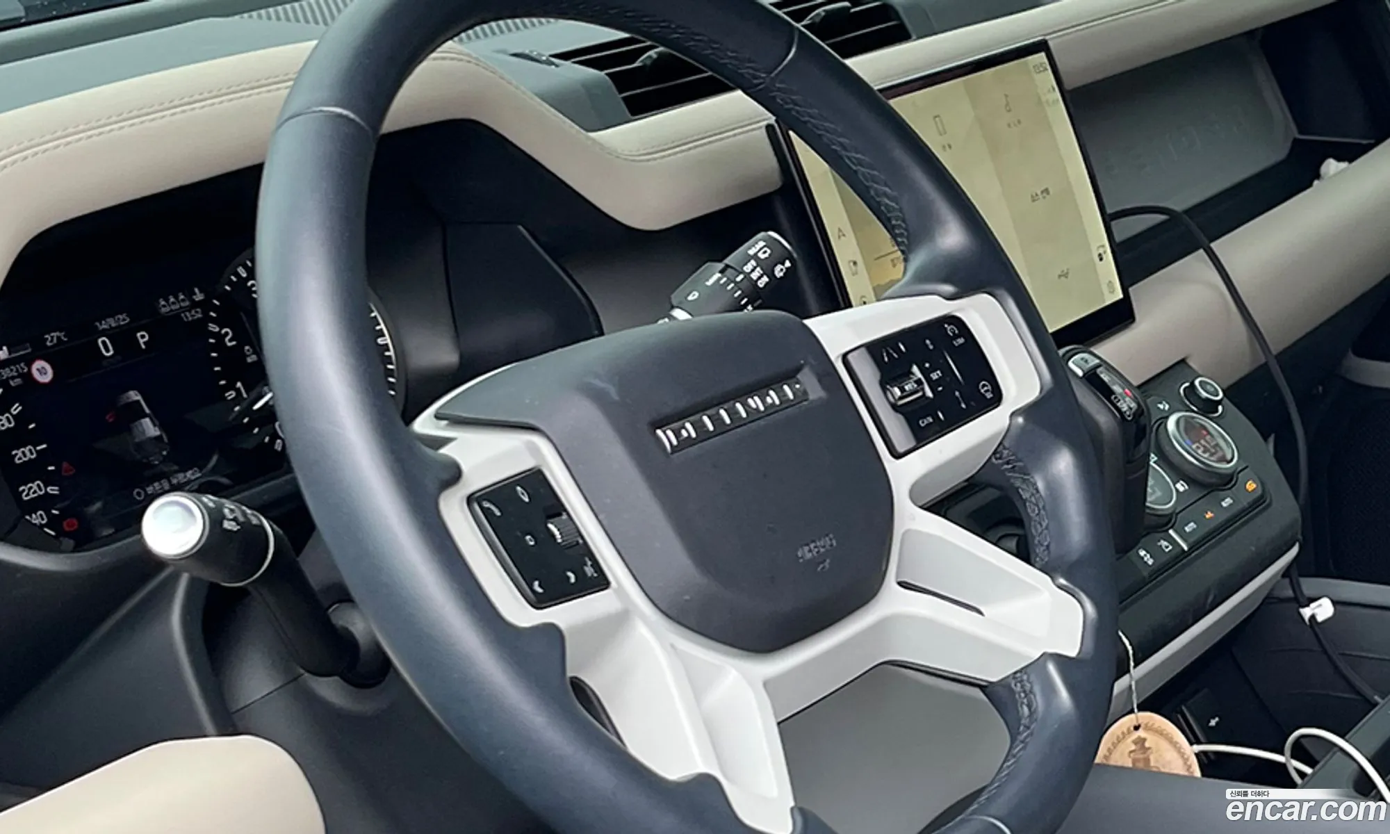Land Rover Defender 2022 — 13