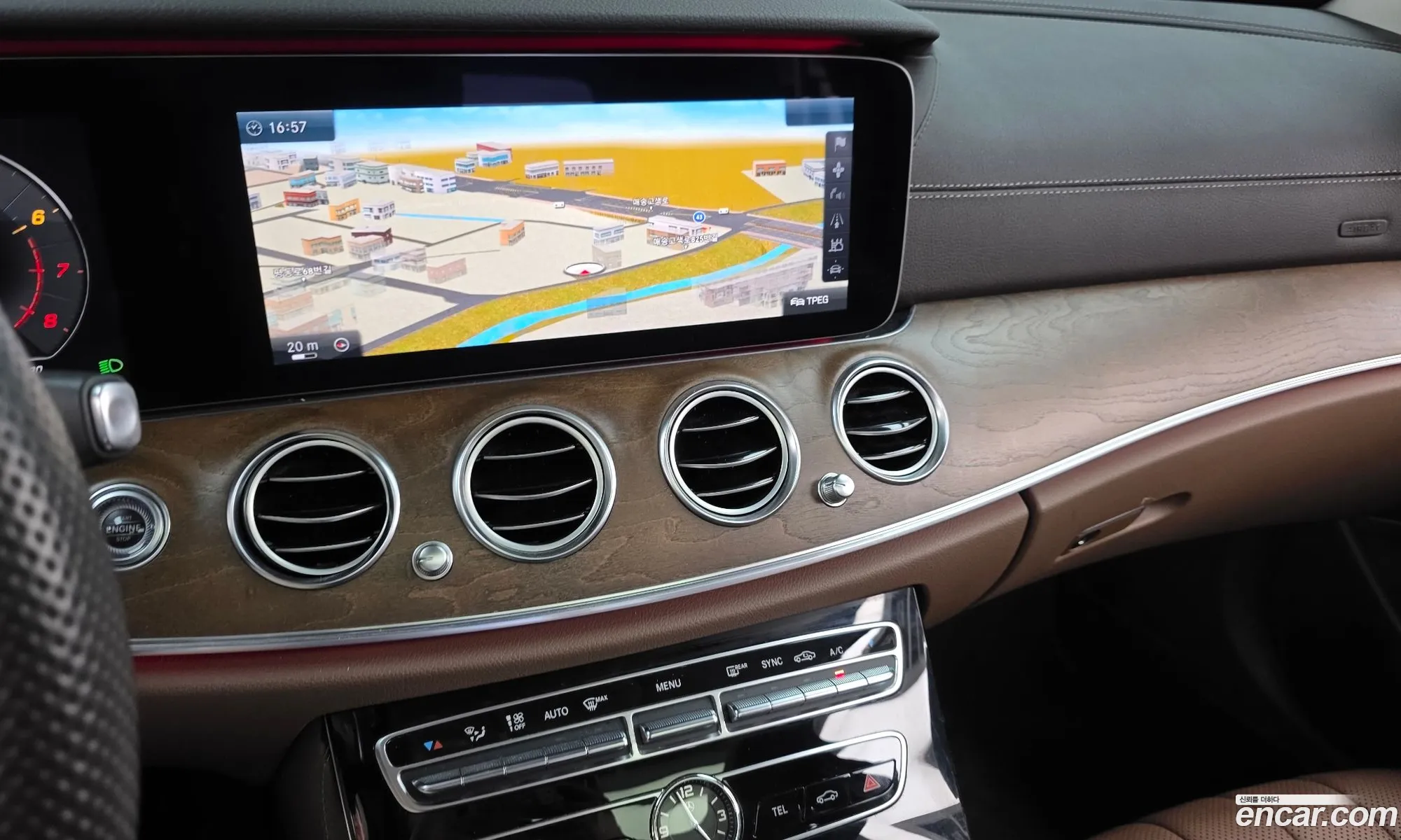 Mercedes-Benz E-Class W213 2017 WDDZF4KB5HA168711 — 4