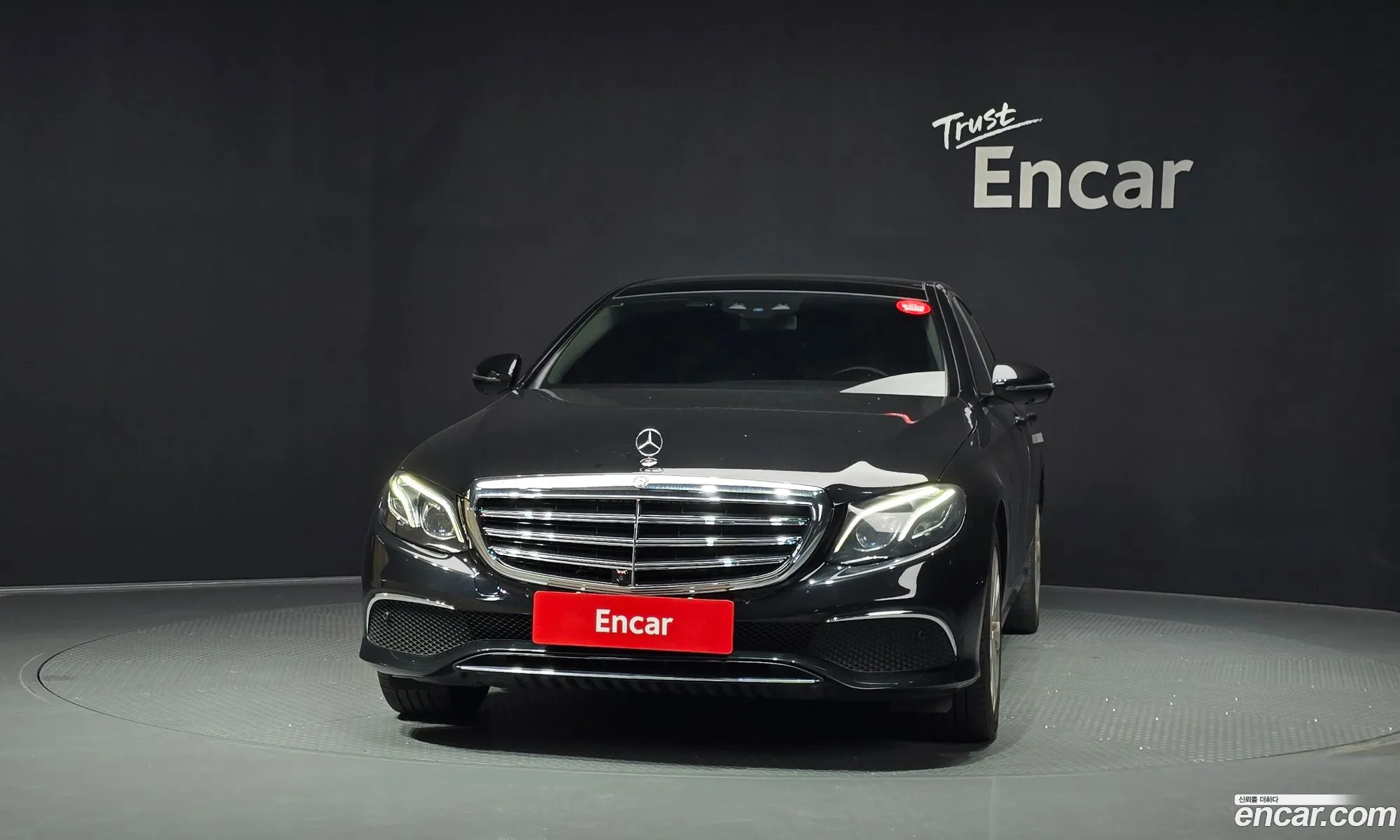 Mercedes-Benz E-Class W213 2017 WDDZF4JB2HA159269 — 2