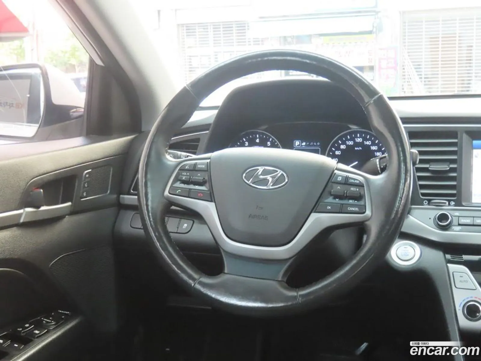 Hyundai Elantra AD 2017 — 5