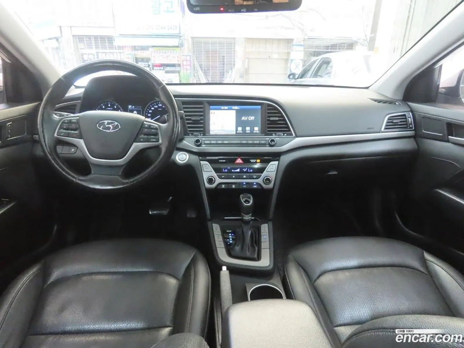 Hyundai Elantra AD 2017 — 15