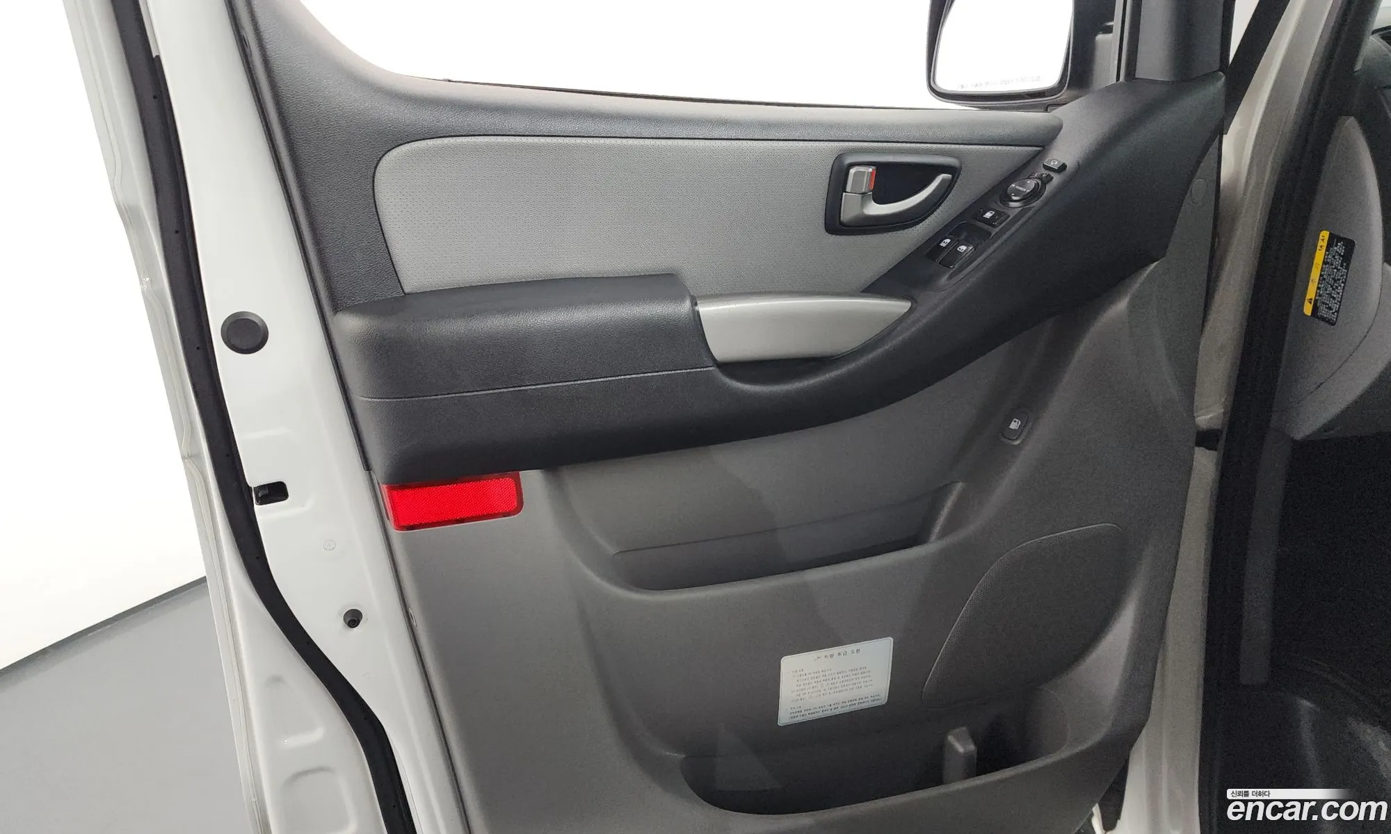 Hyundai Grand Starex 2020 — 21