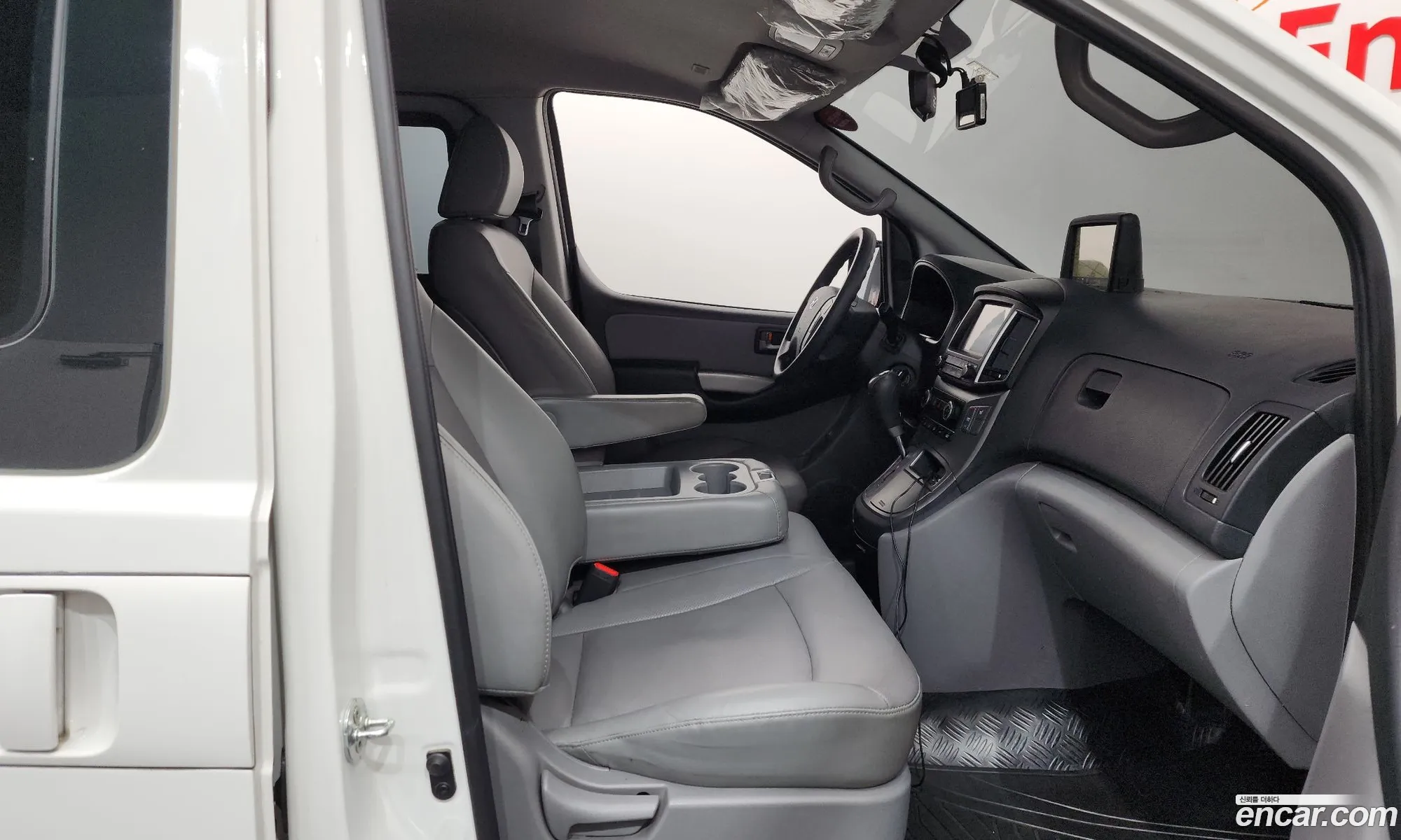 Hyundai Grand Starex 2020 — 13