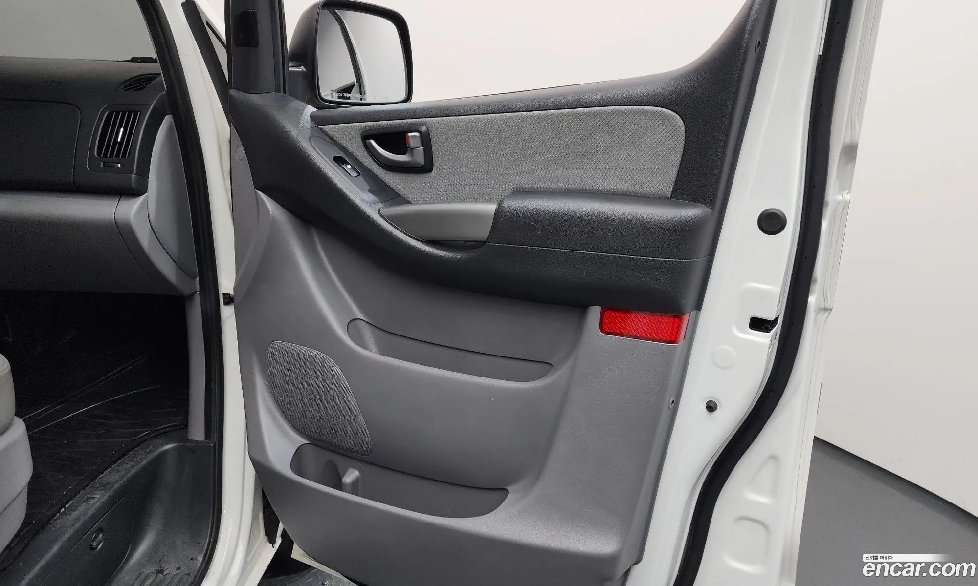 Hyundai Grand Starex 2020 — 17