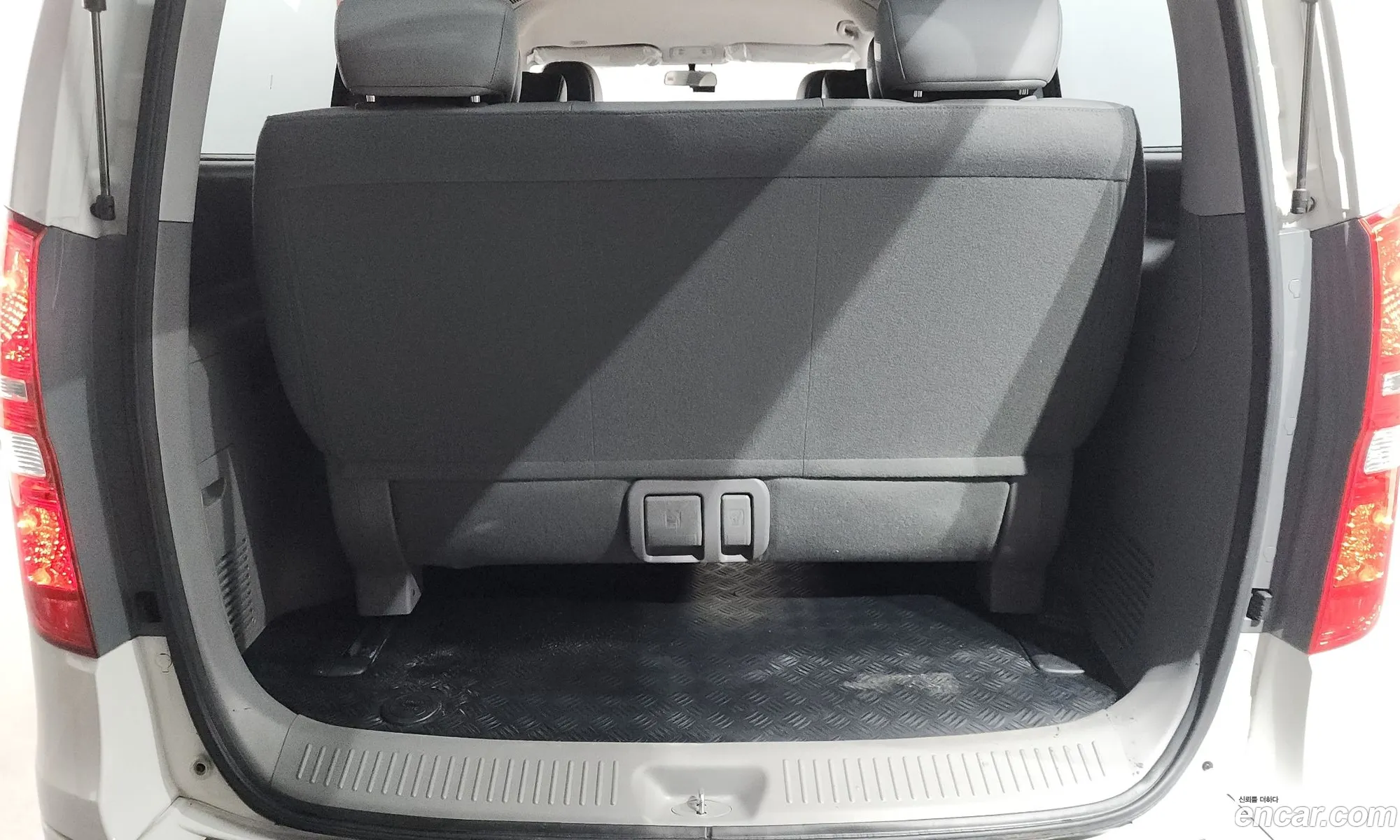 Hyundai Grand Starex 2020 — 19