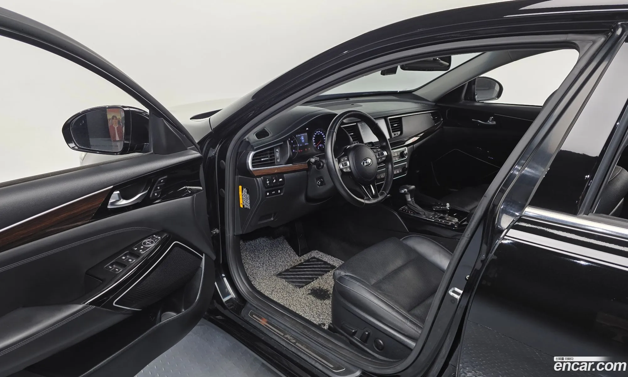Kia K7 2019 KNALB415BKA158162 — 16