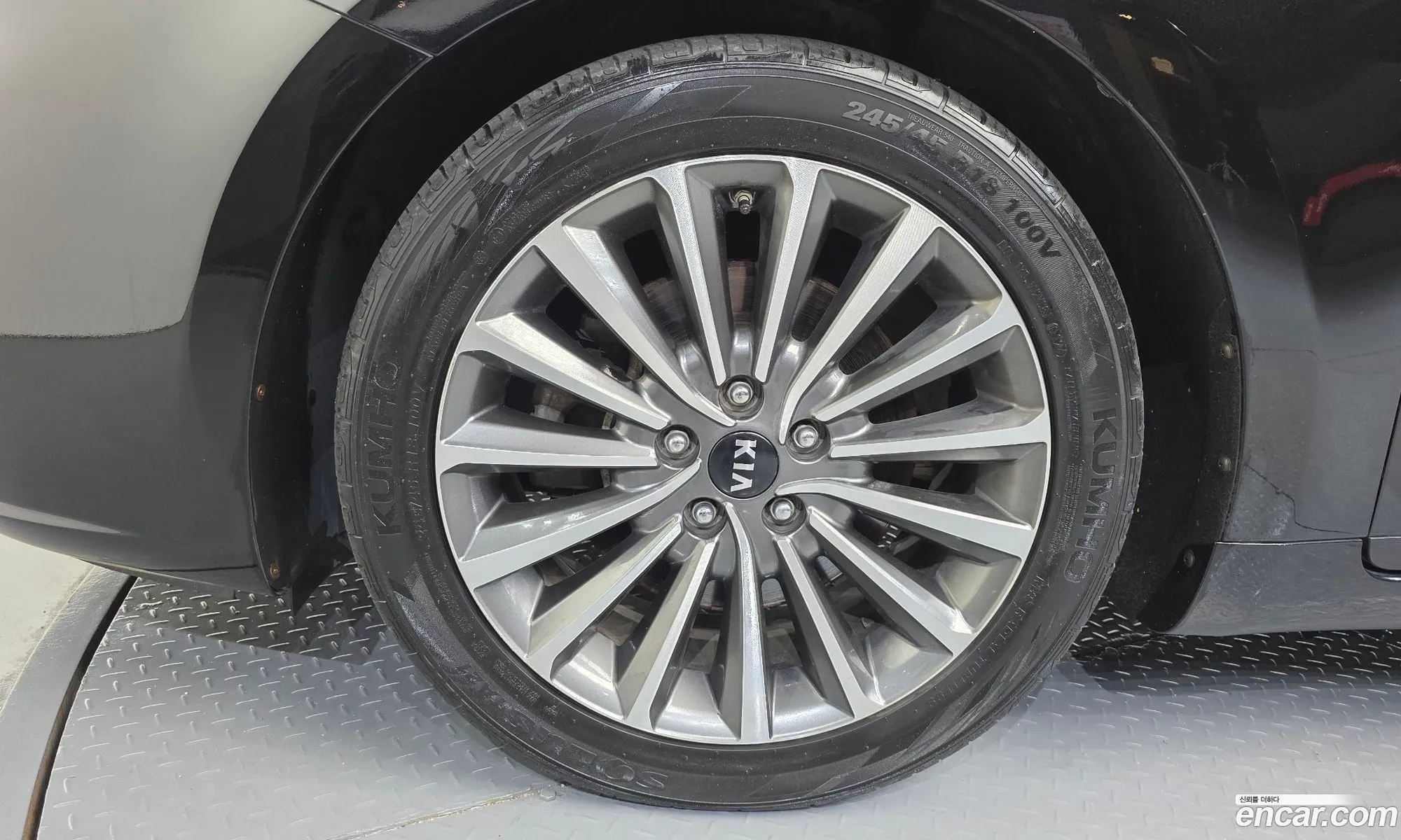 Kia K7 2019 KNALB415BKA158162 — 9