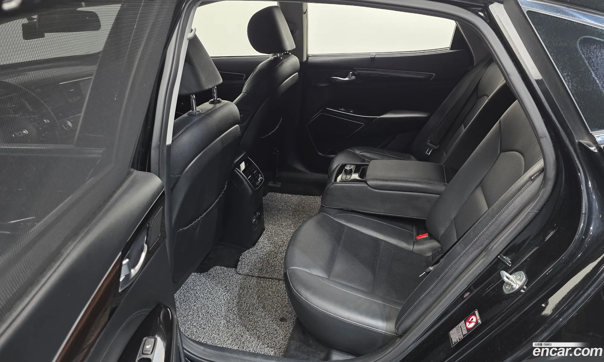 Kia K7 2019 KNALB415BKA158162 — 11