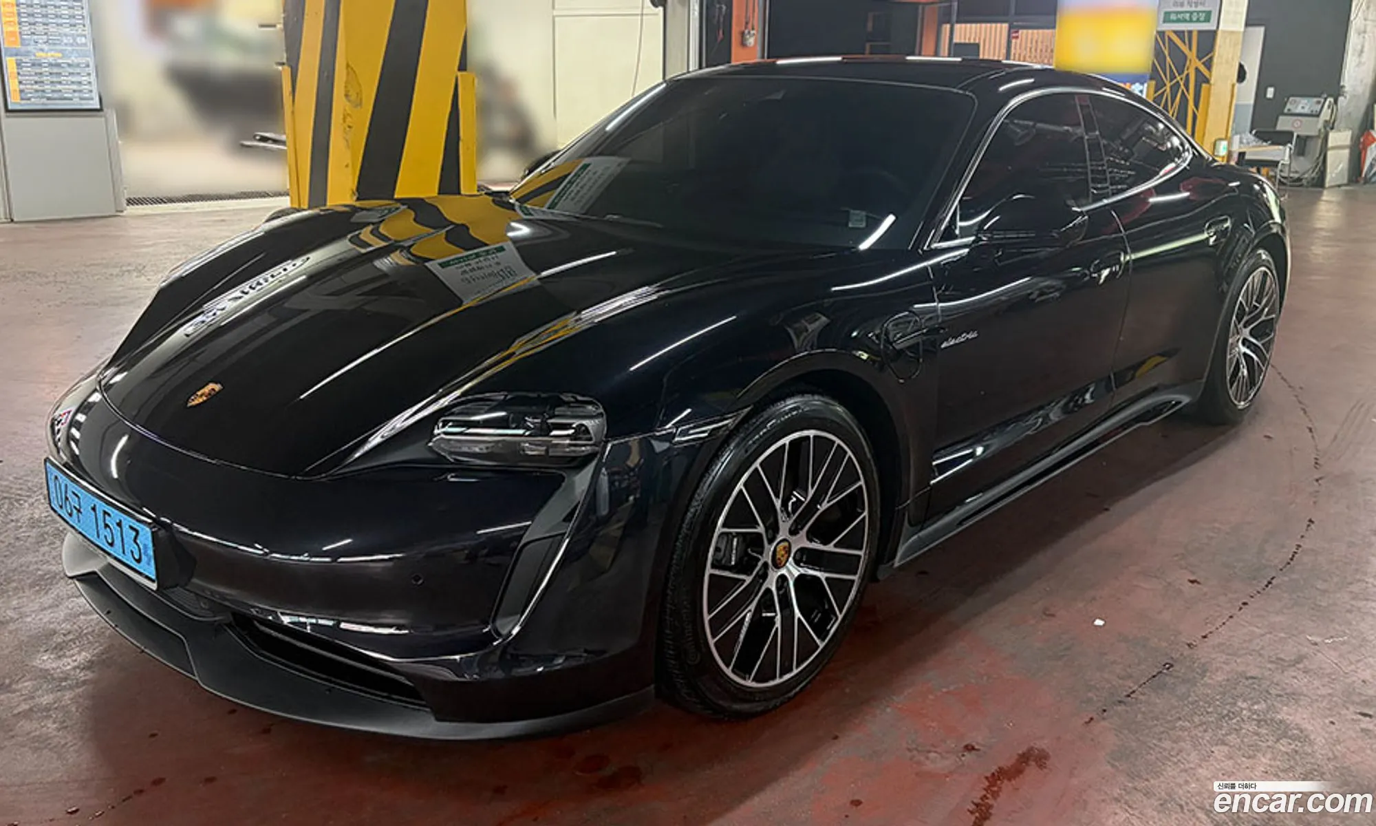 Porsche Taycan 2023 — 8