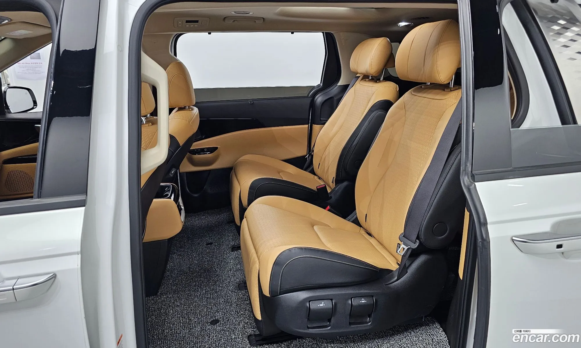 Kia Carnival 2023 KNANC81BBPS387110 — 6