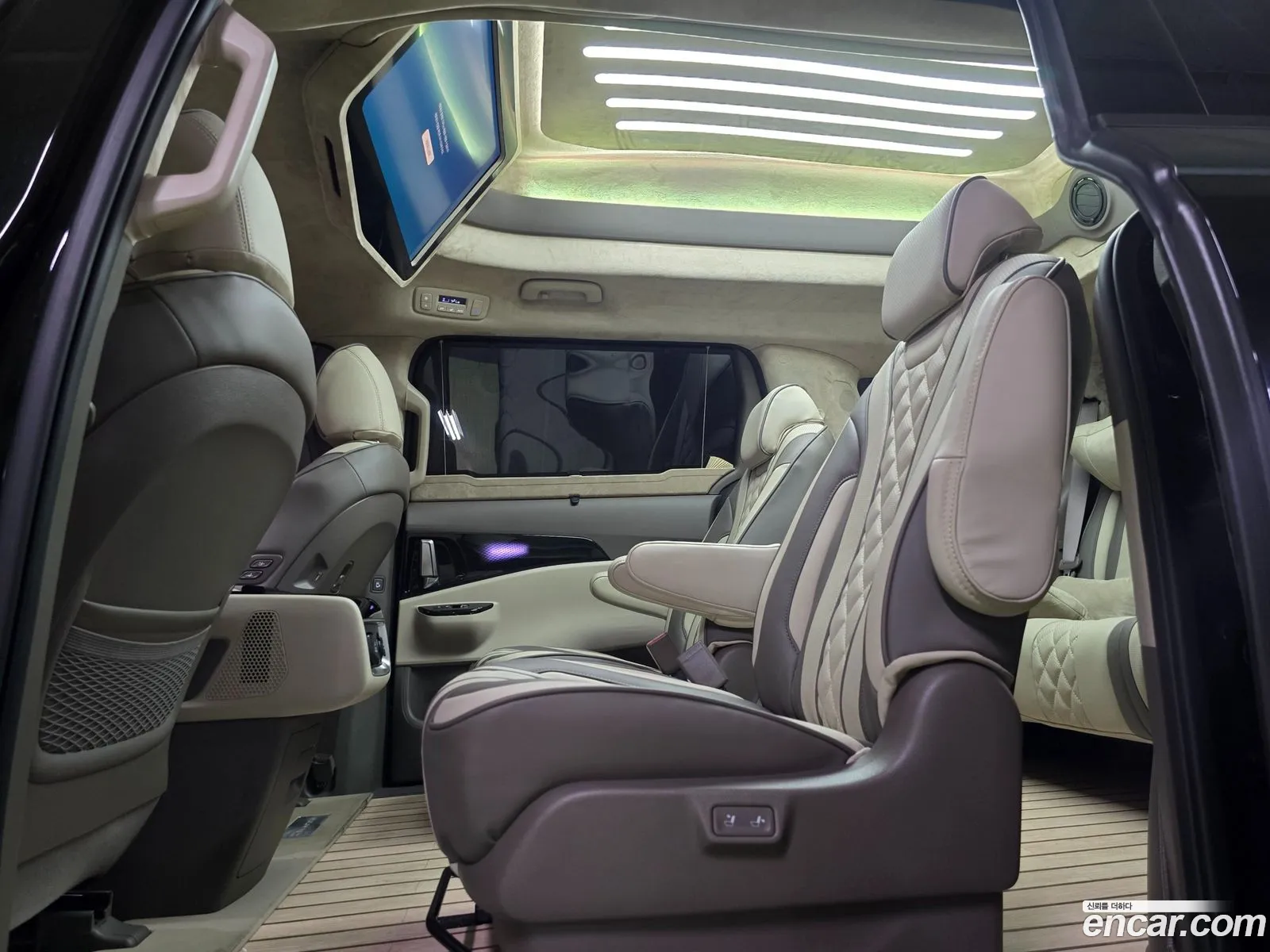 Kia Carnival 2023 KNANE813BPS252804 — 6