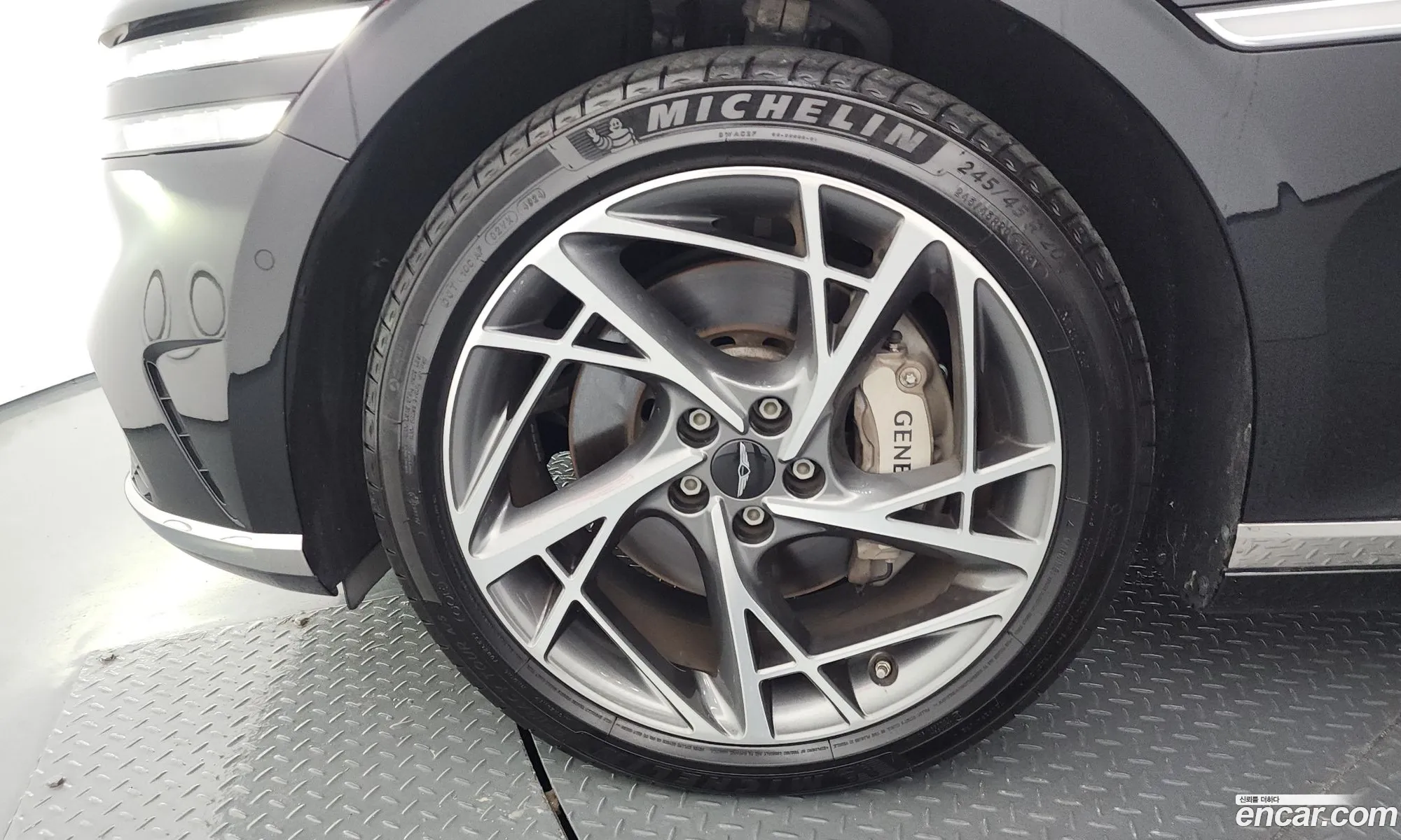 Genesis G90 2022 KMTFA41DDNU010055 — 30
