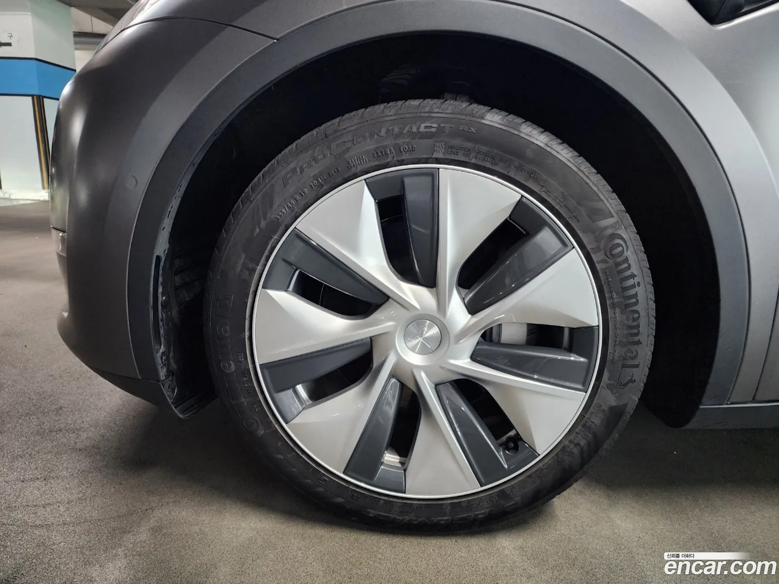 Tesla Model Y 2022 — 13