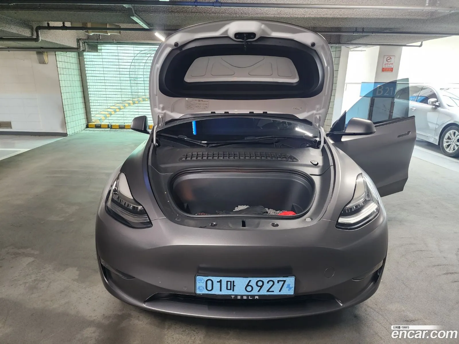 Tesla Model Y 2022 — 10