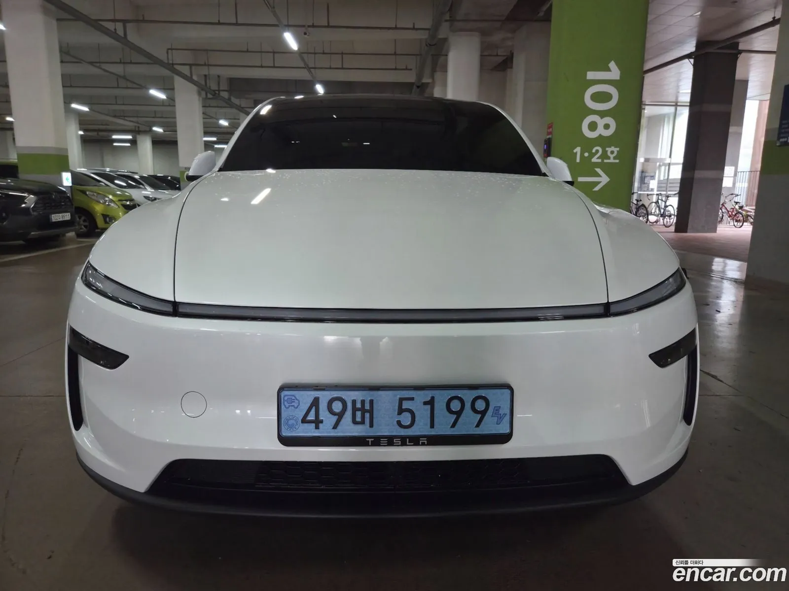 Tesla Model Y 2026 — 18