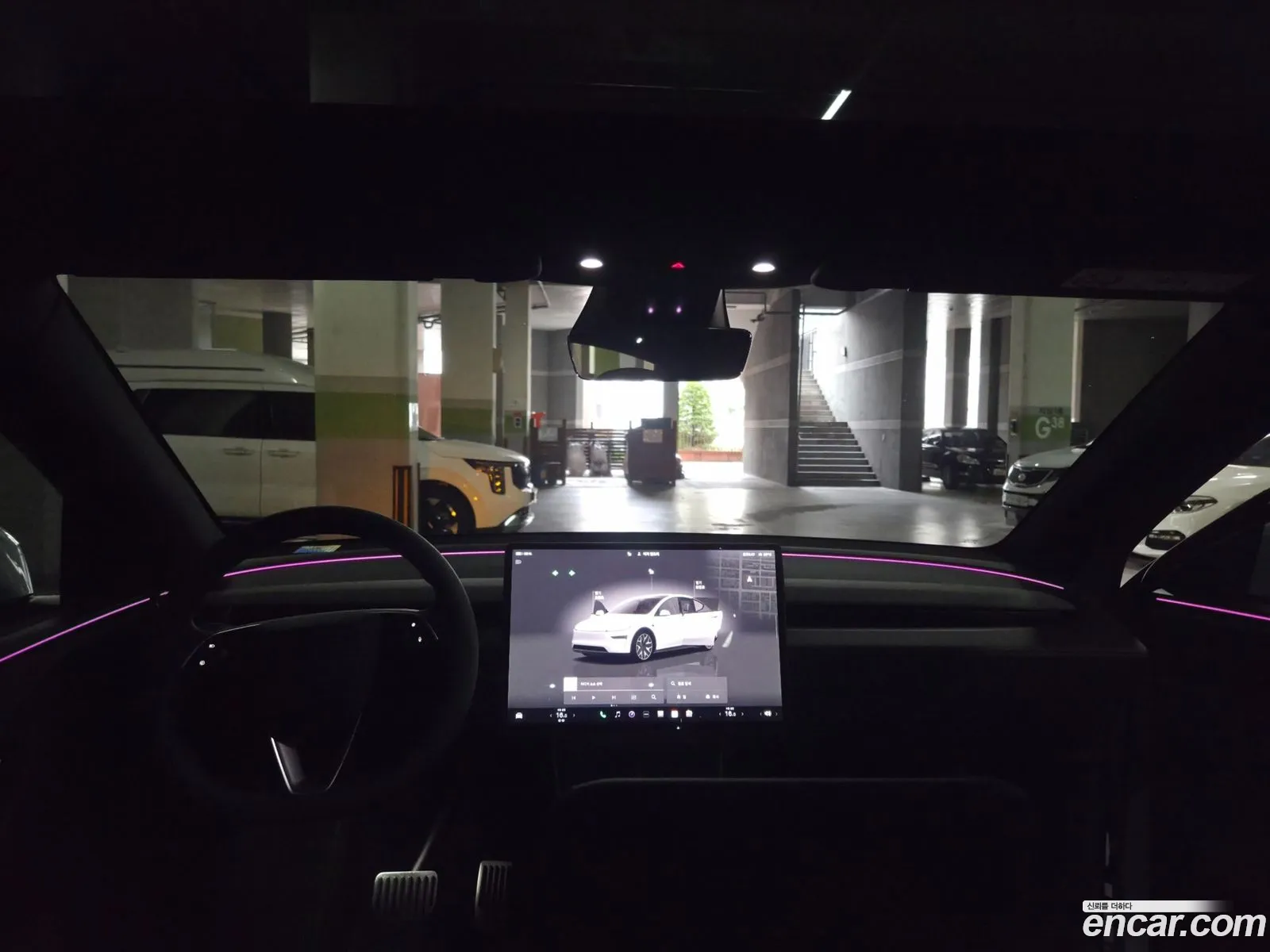 Tesla Model Y 2026 — 14