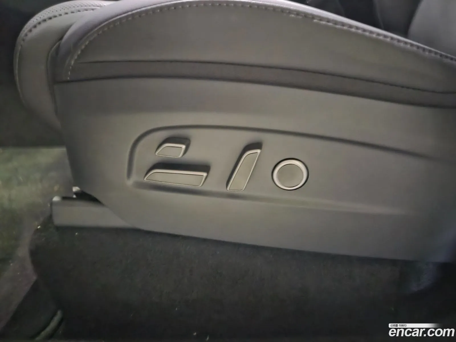 Tesla Model Y 2026 — 15