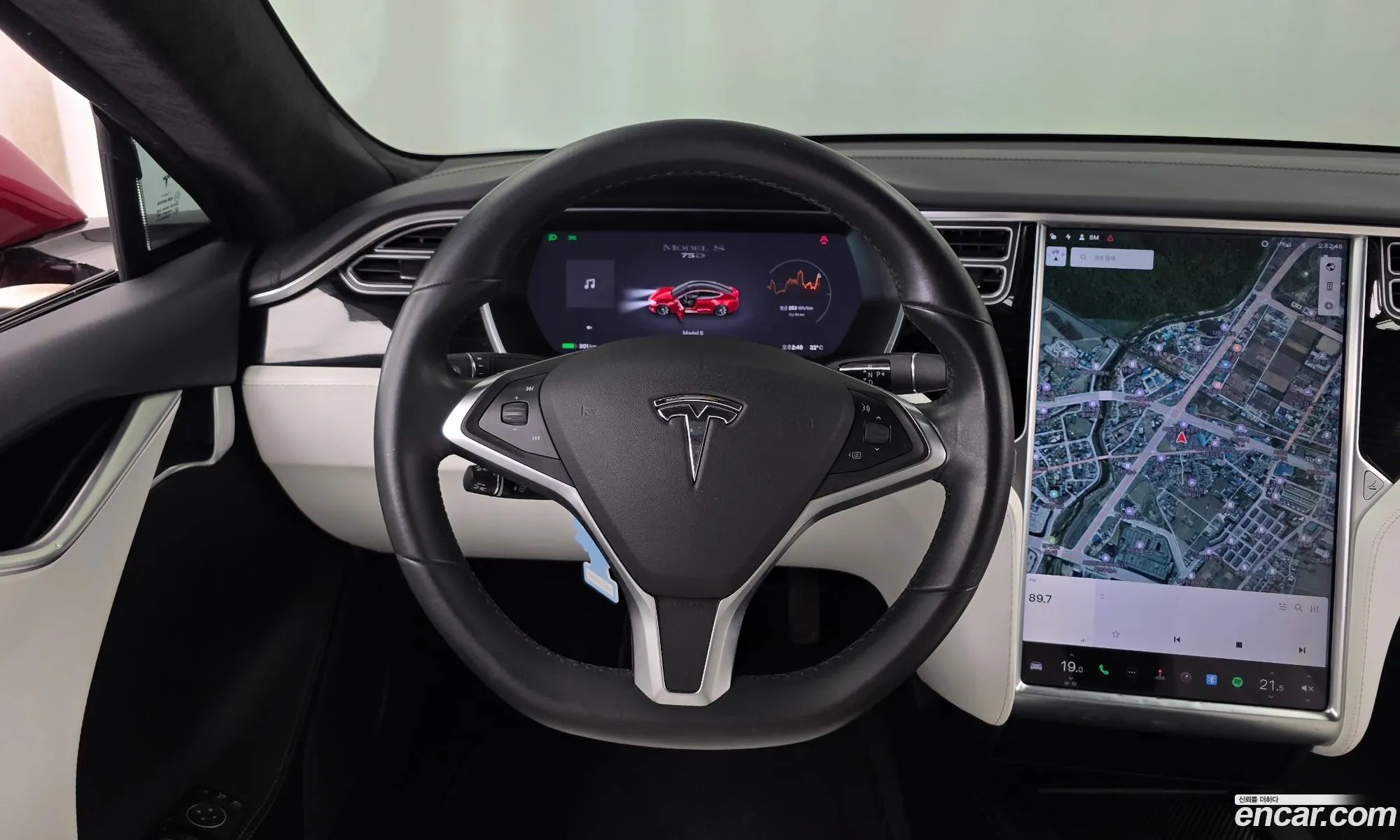 Tesla Model S 2017 5YJSA1E28HF208498 — 7