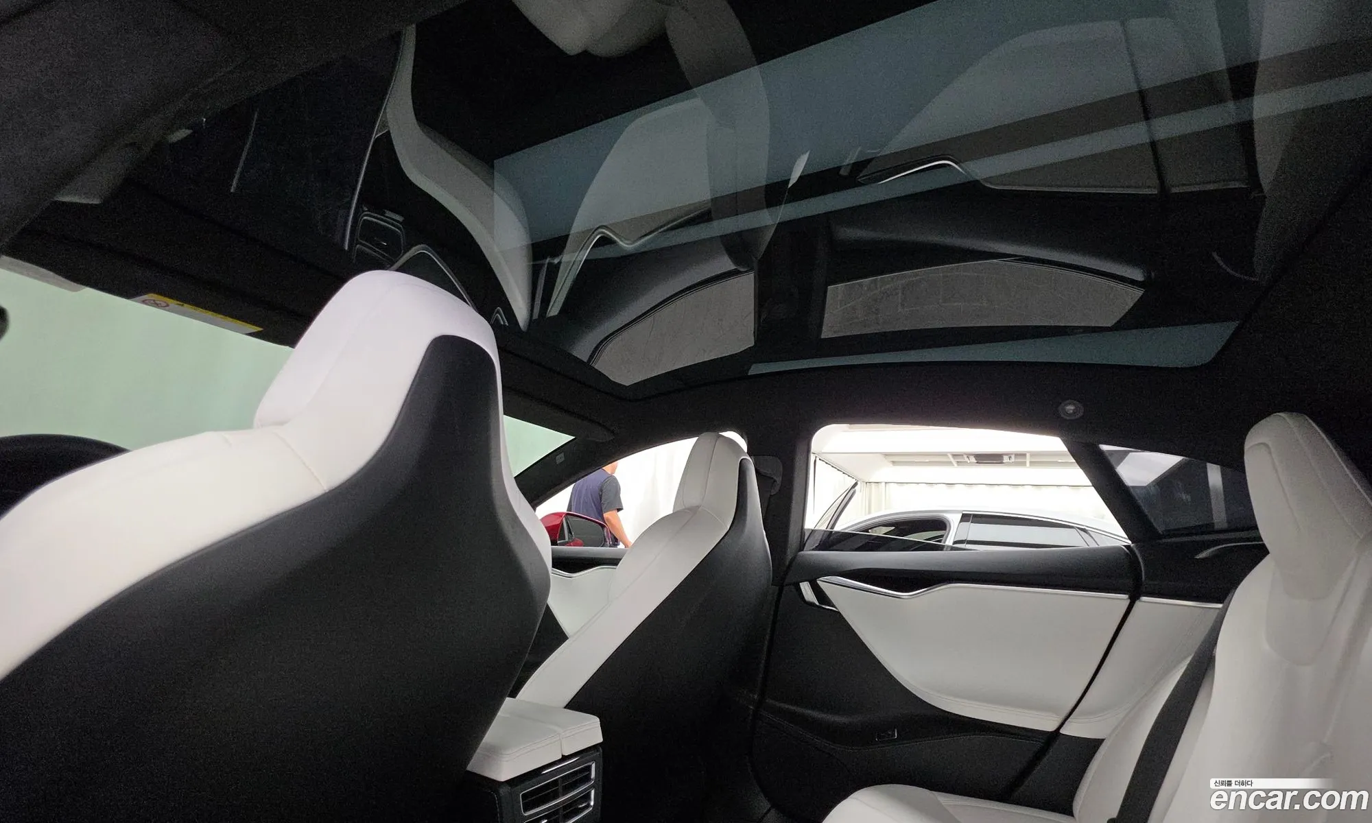 Tesla Model S 2017 5YJSA1E28HF208498 — 8
