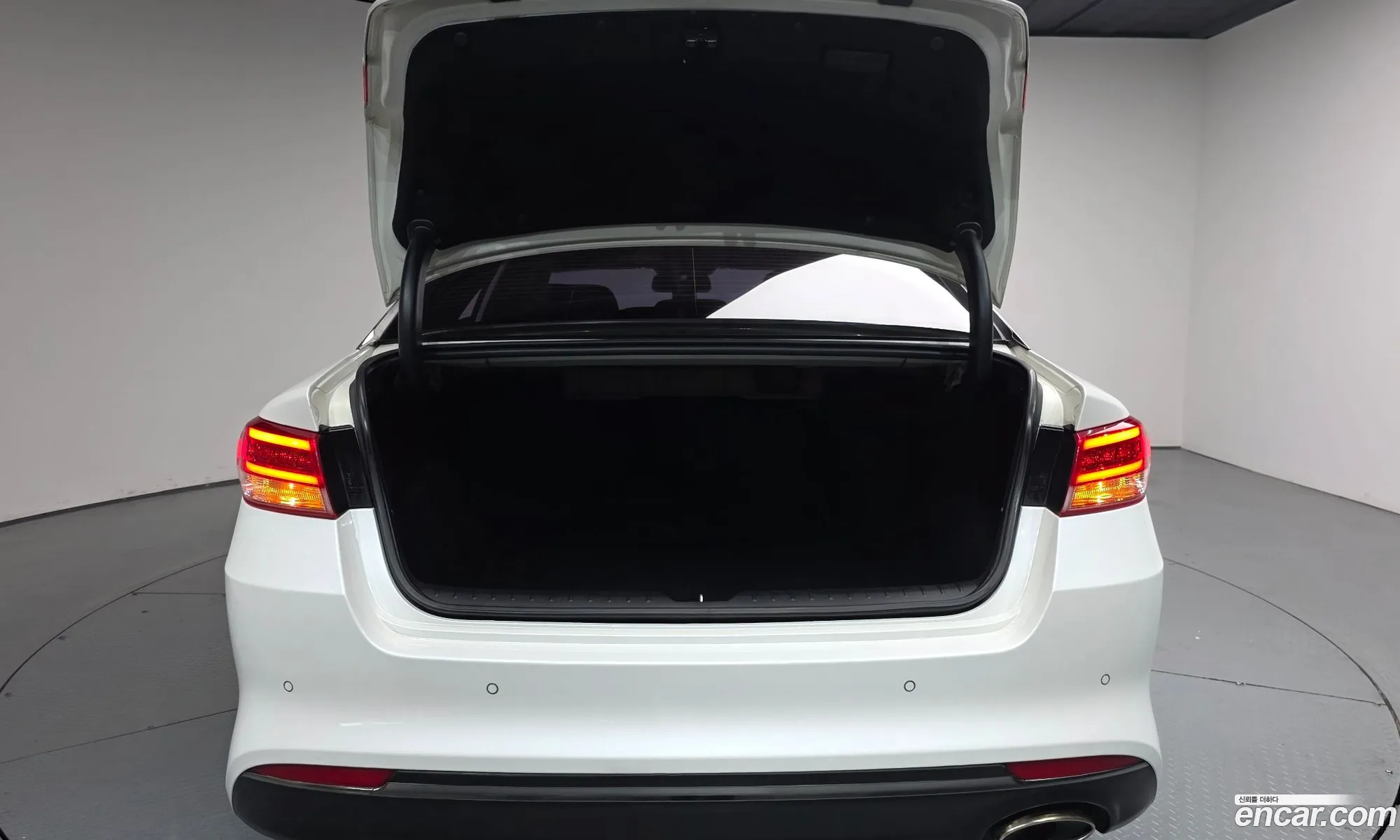 Kia K5 2017 — 17