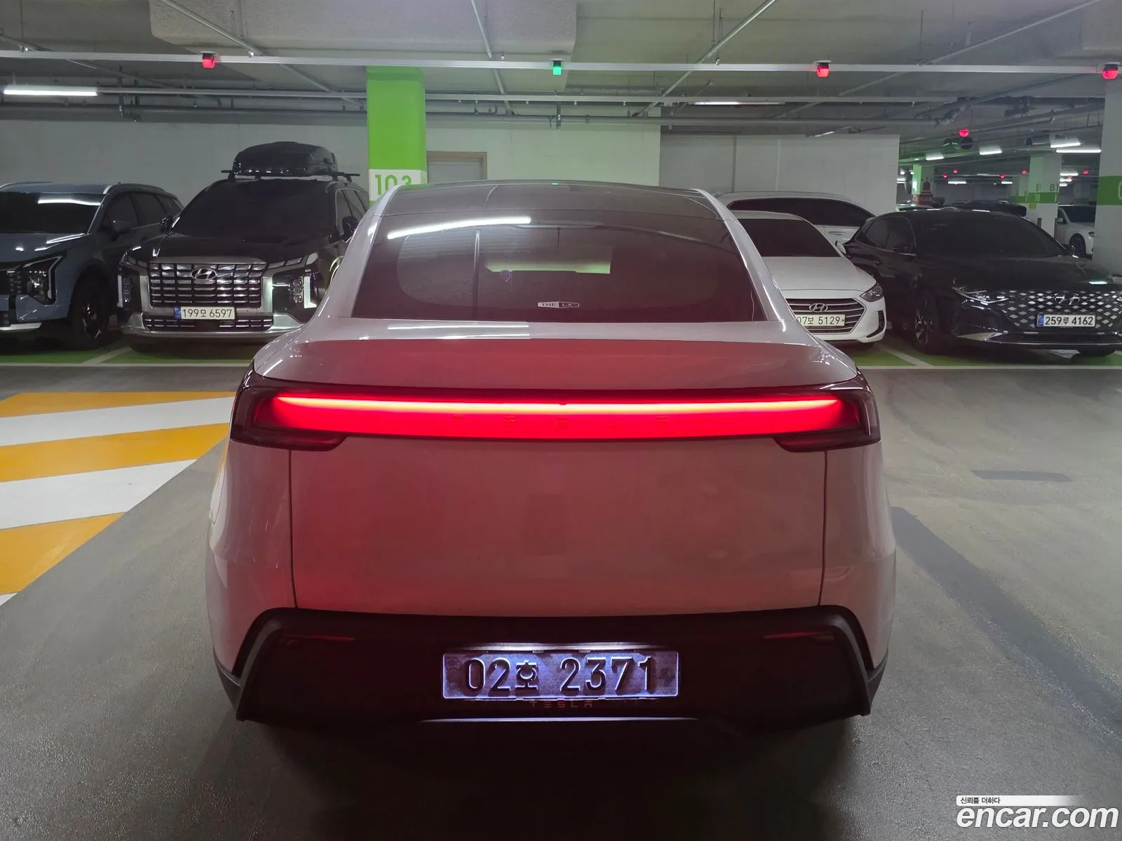 Tesla Model Y 2025 — 3
