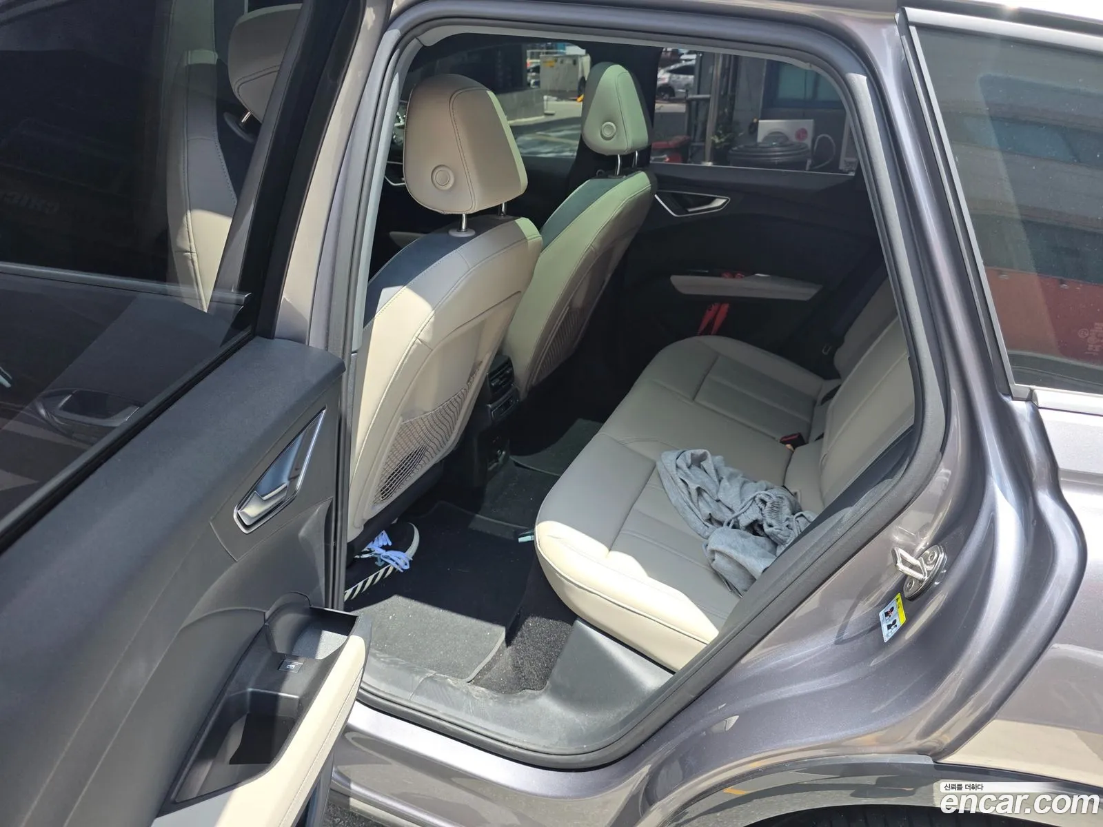 Audi Q4 e-tron 2025 — 15