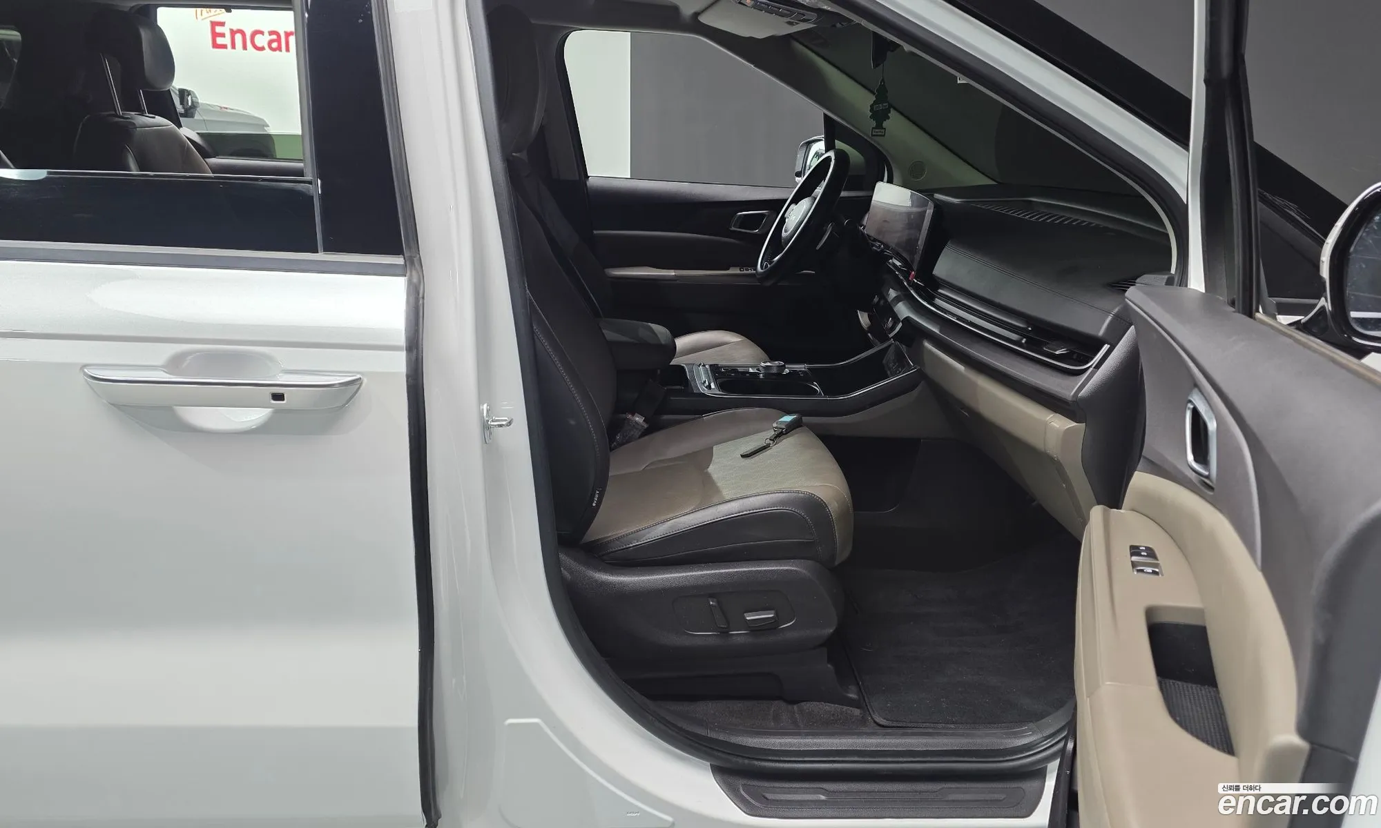 Kia Carnival 2023 KNANC813BRS409195 — 19