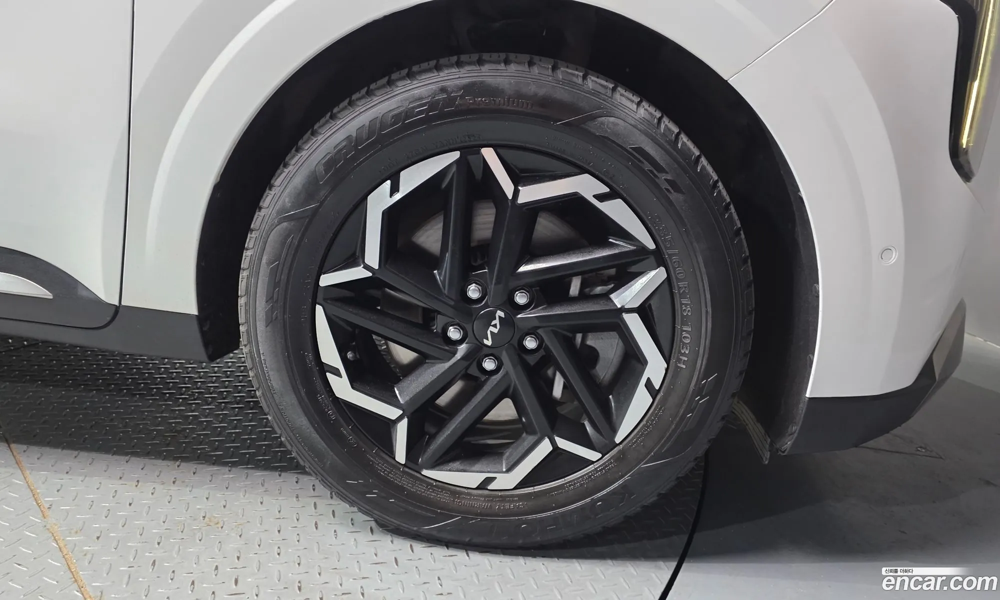 Kia Carnival 2023 KNANC813BRS409195 — 28