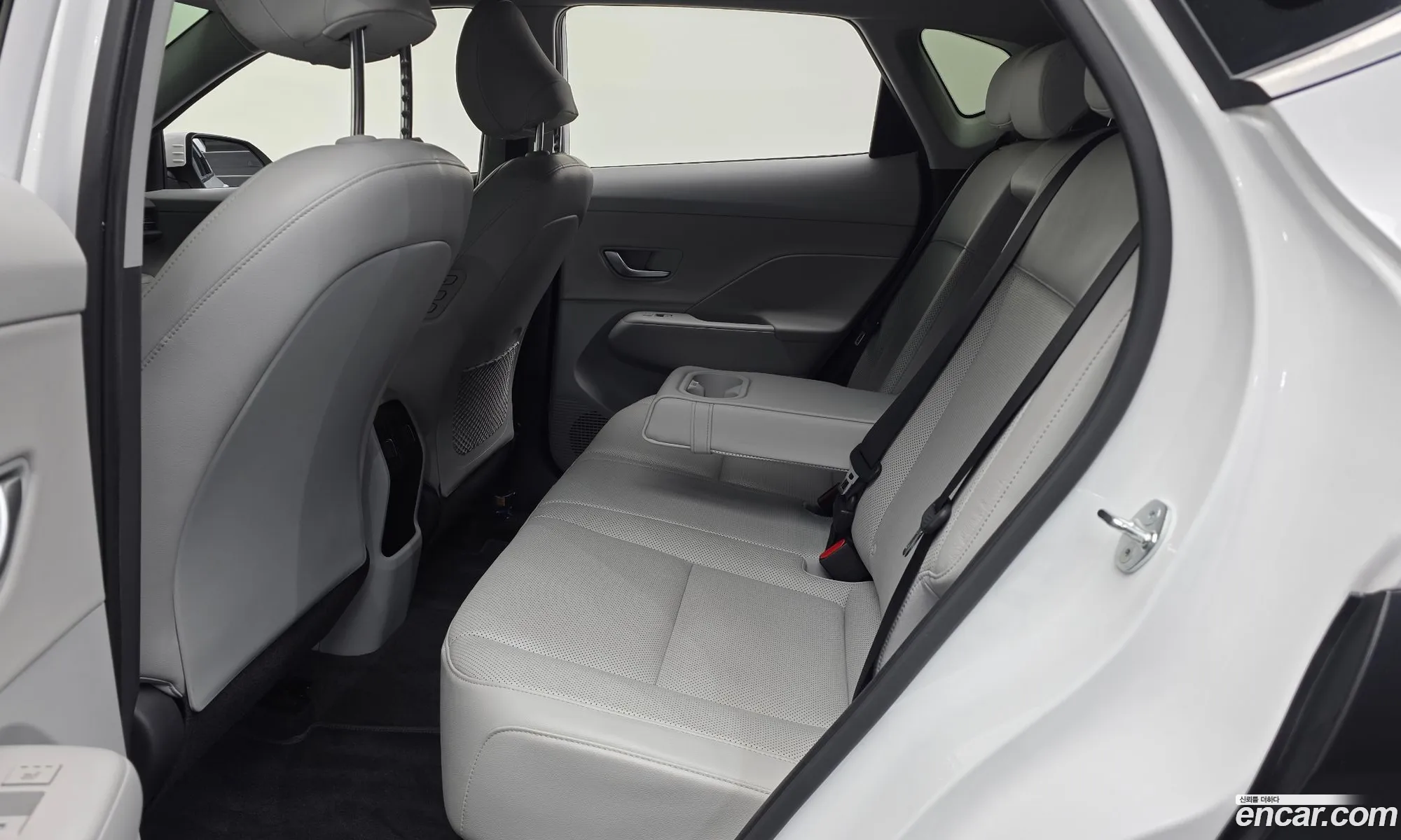 Hyundai Kona Hybrid 2023 — 9
