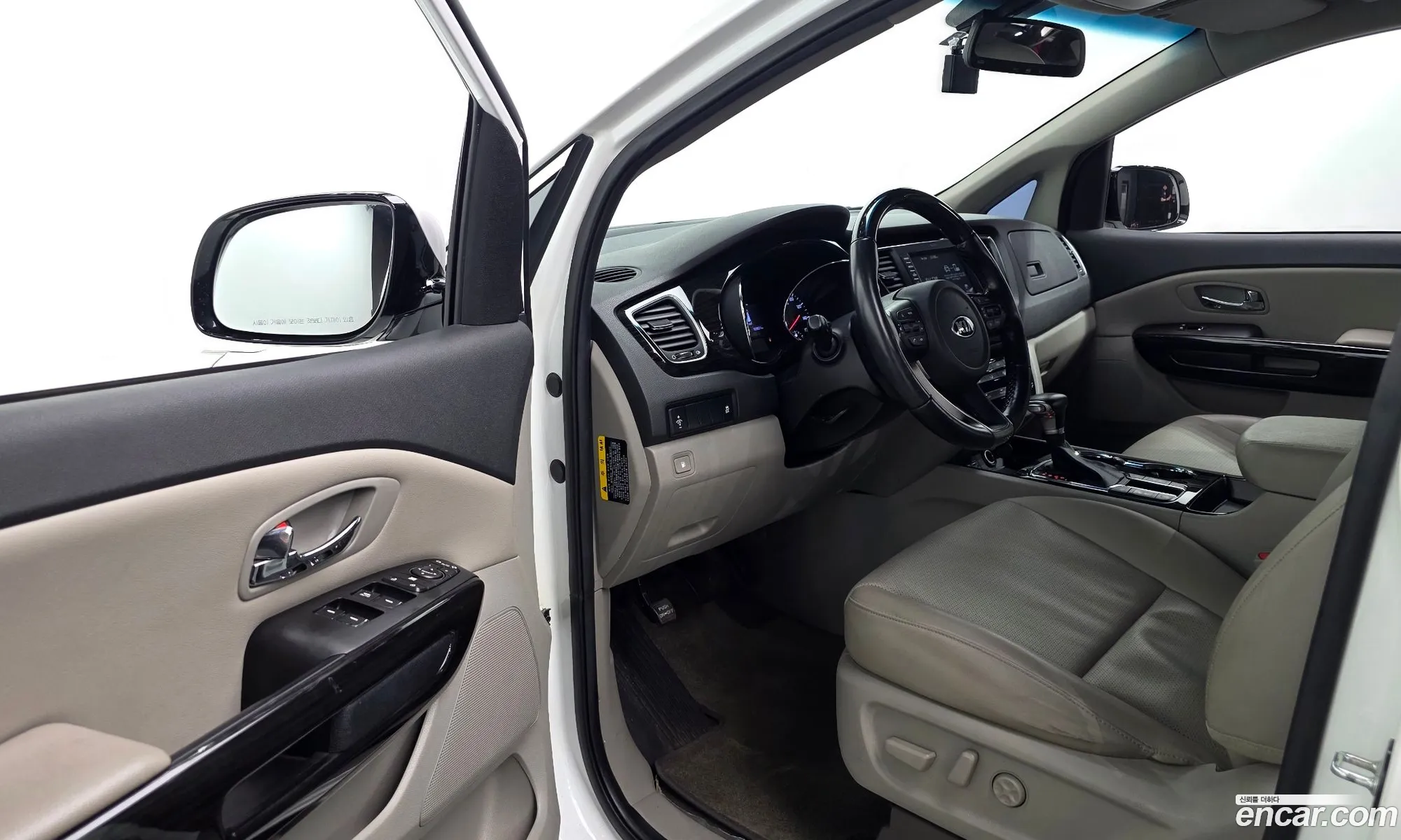Kia Carnival 2019 KNHMF37ABKS563409 — 2