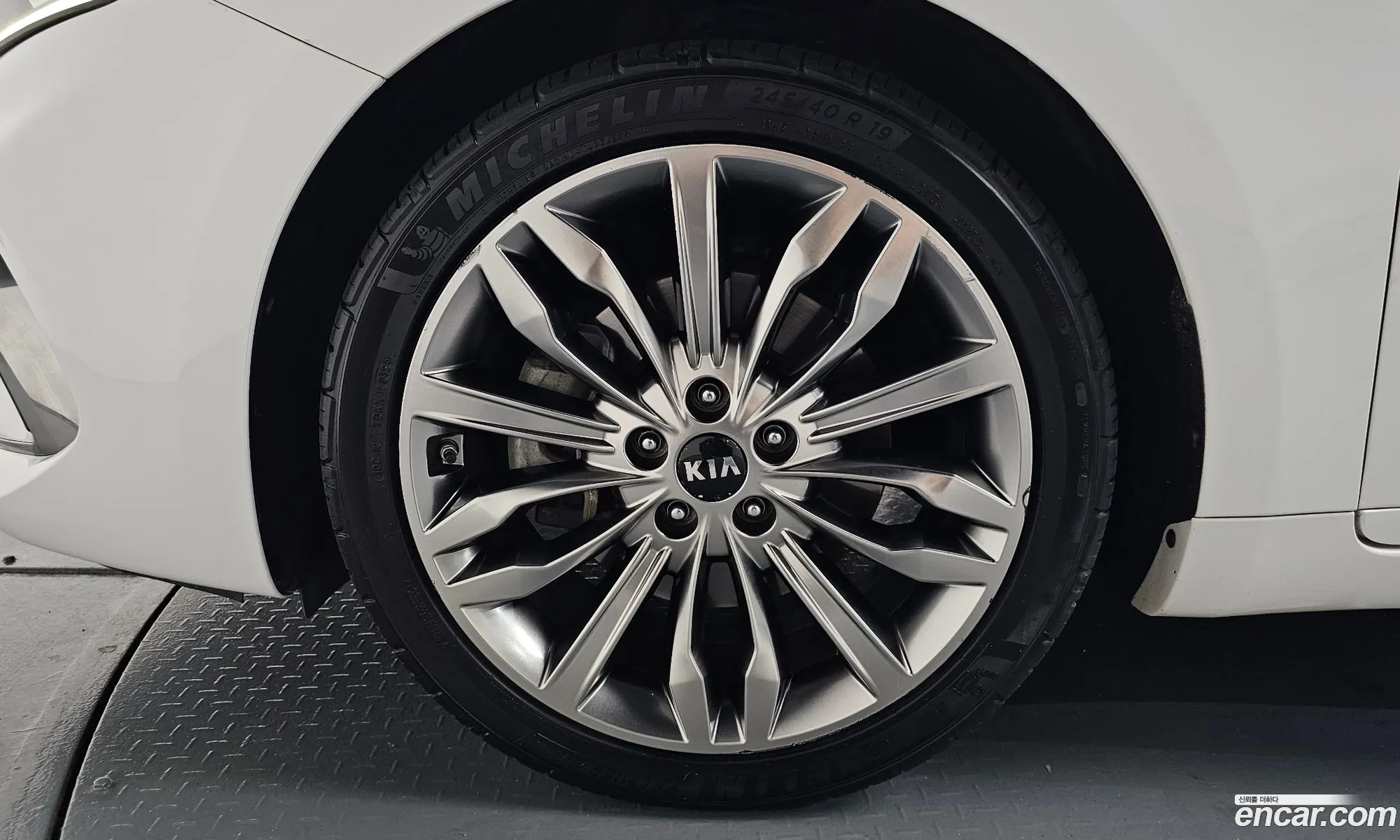 Kia K7 Premier 2019 — 19