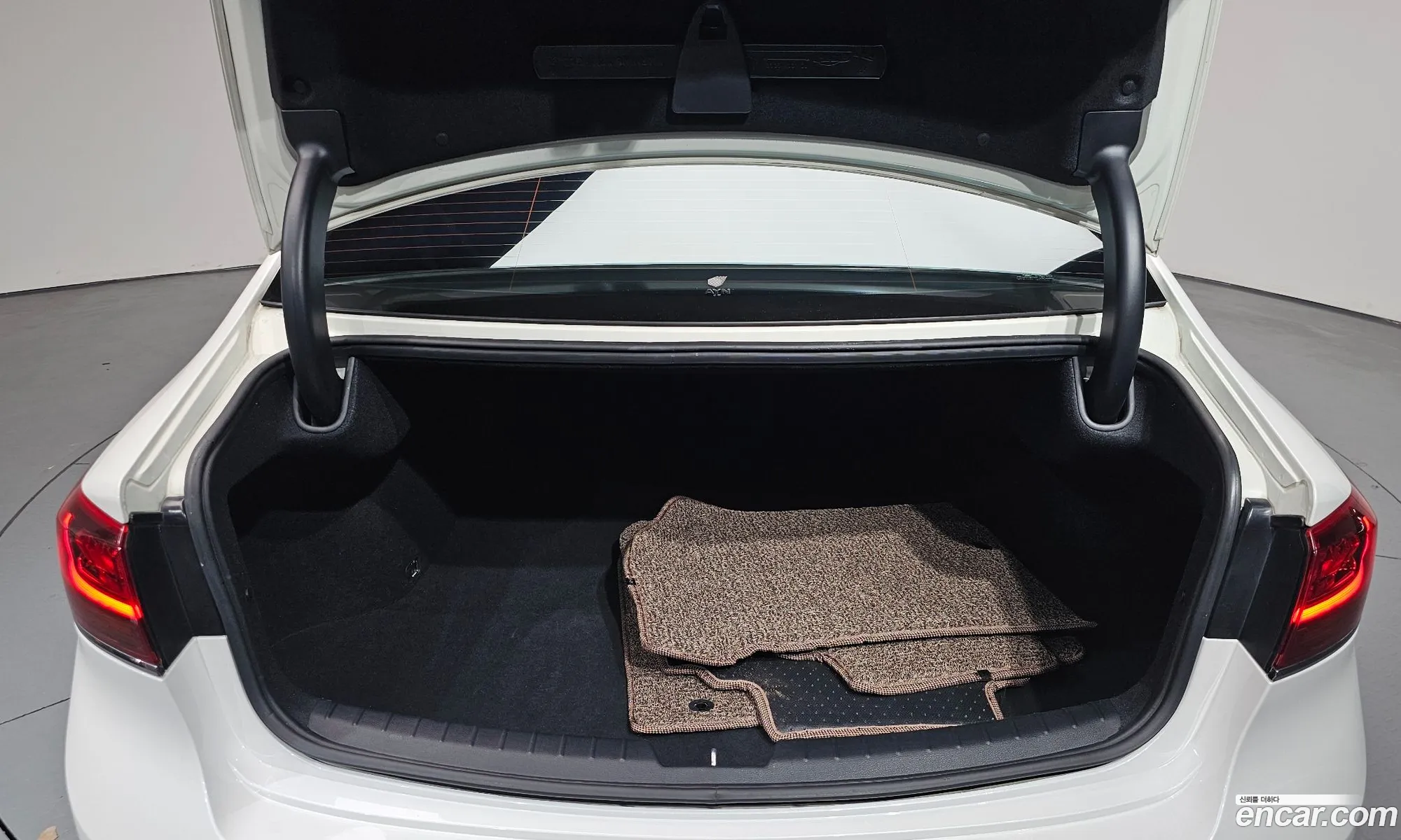 Kia K7 Premier 2019 — 37