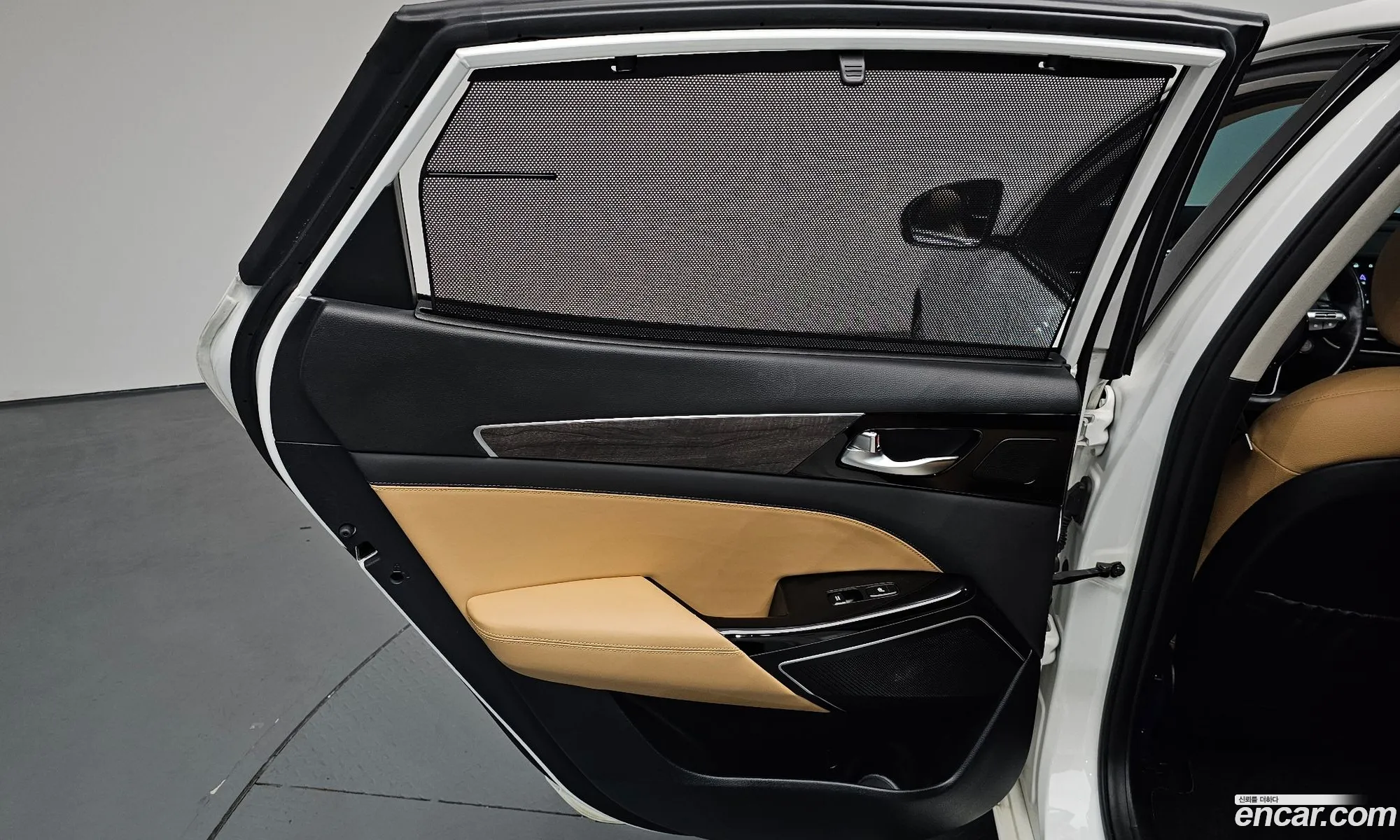 Kia K7 Premier 2019 — 36