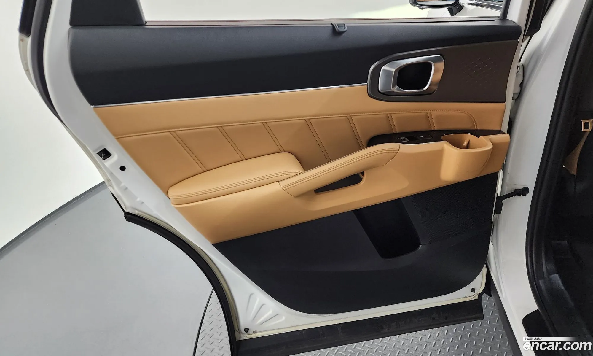 Kia Sorento 2020 KNARH81BHMA026742 — 28