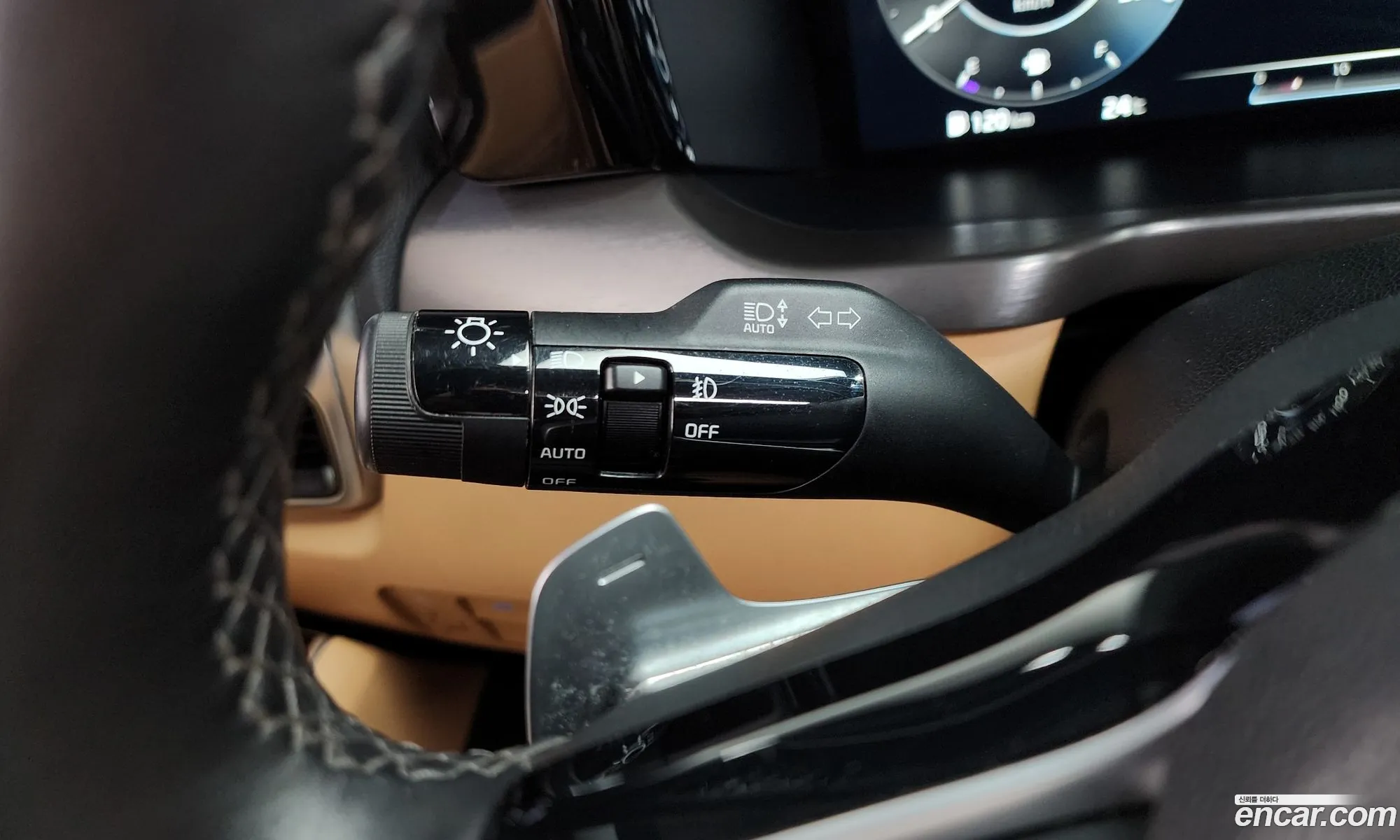 Kia Sorento 2020 KNARH81BHMA026742 — 32