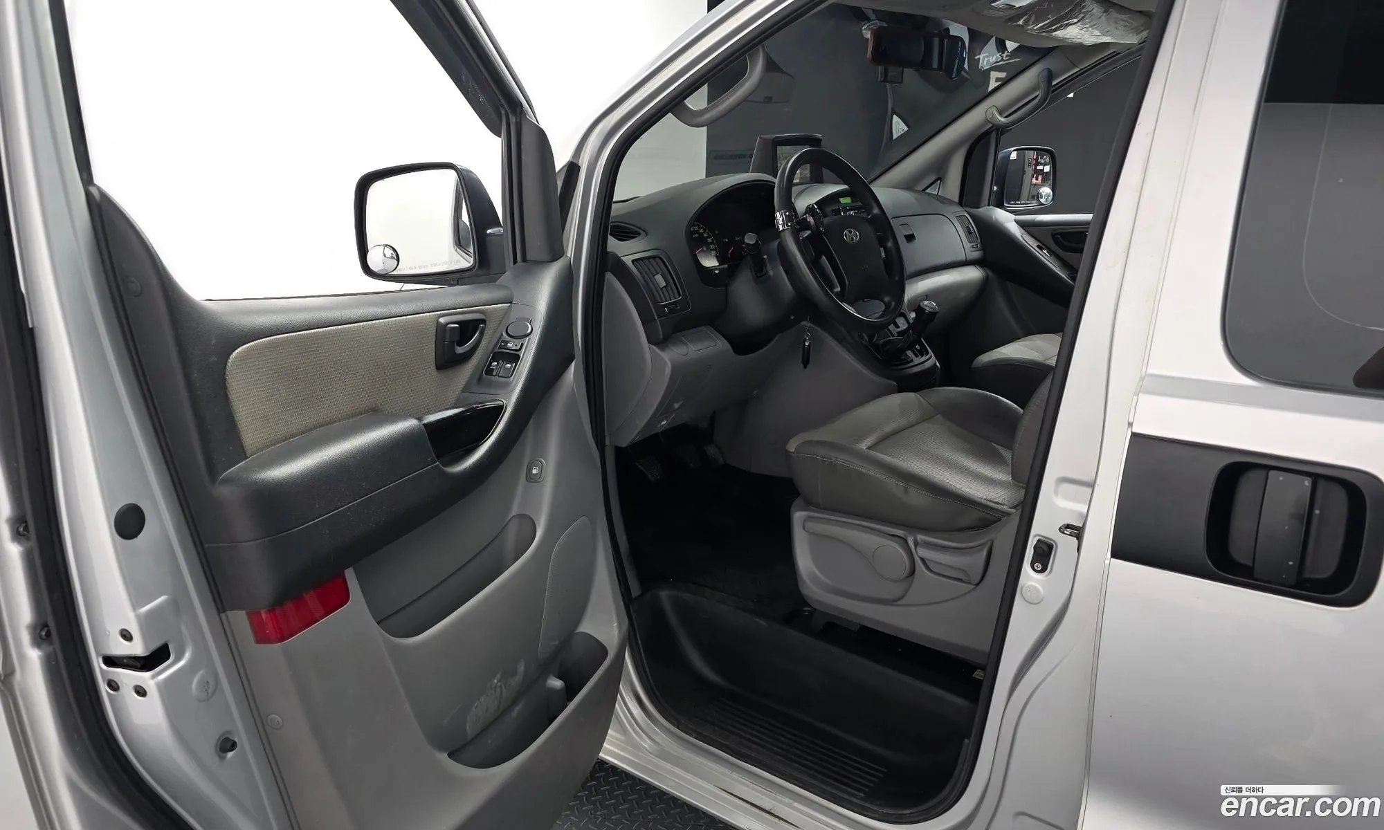 Hyundai Grand Starex 2007 — 19