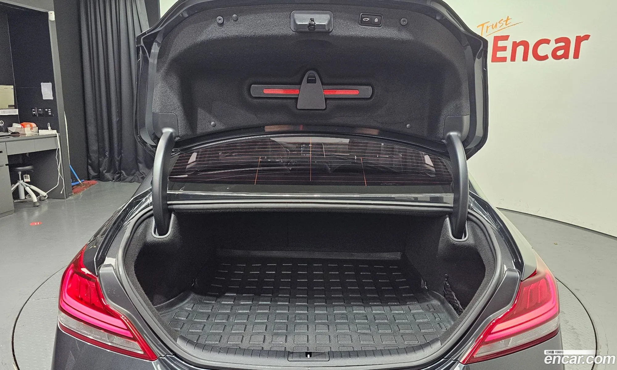 Genesis G70 2019 KMTG741EDKU048876 — 2