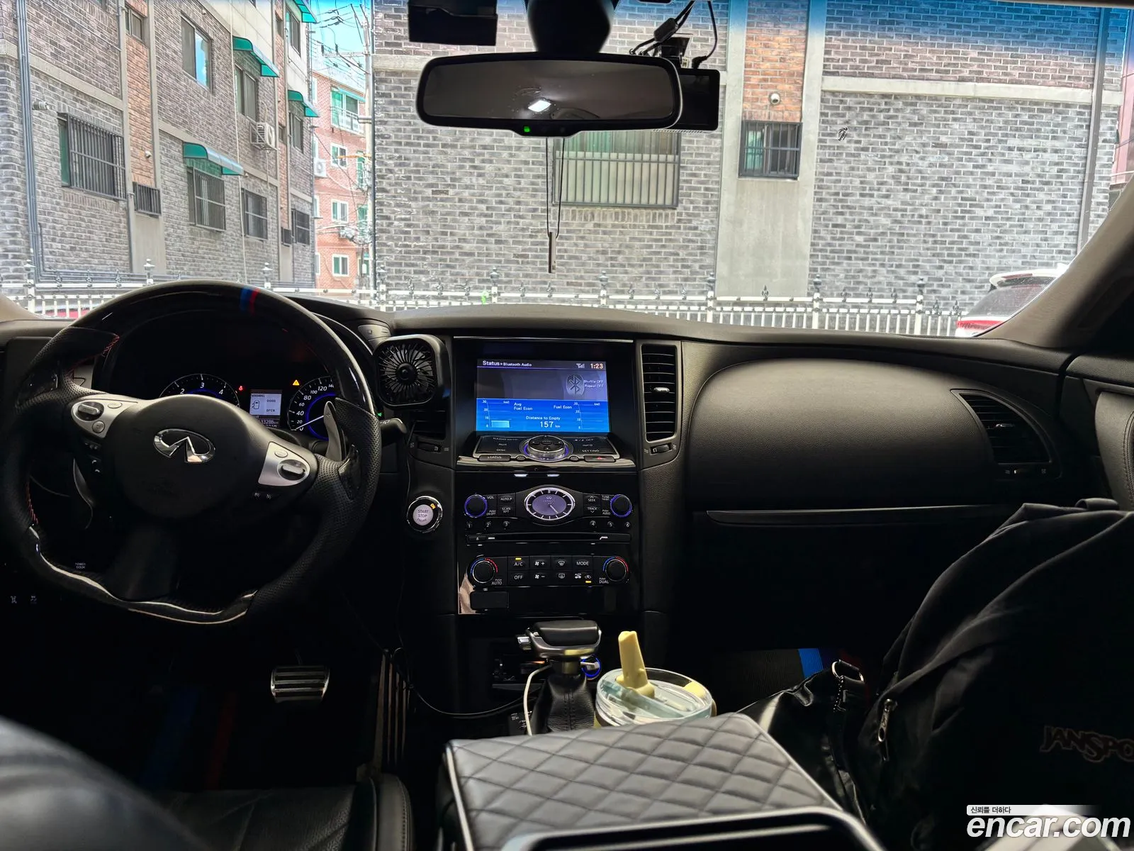 Infiniti QX70