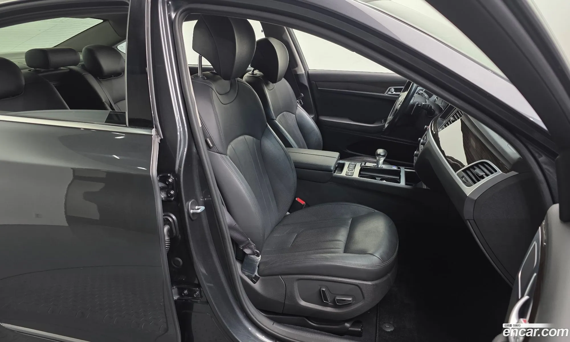 Genesis G80 2017 KMHGL41DBJU263937 — 19