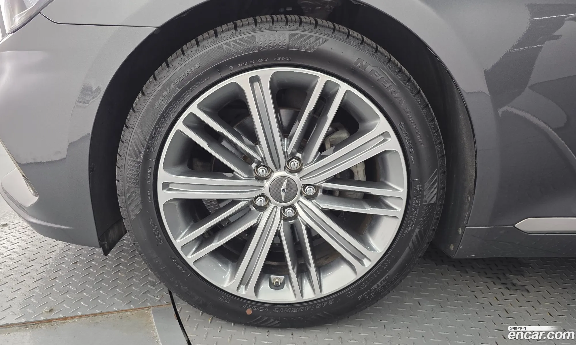 Genesis G80 2017 KMHGL41DBJU263937 — 20