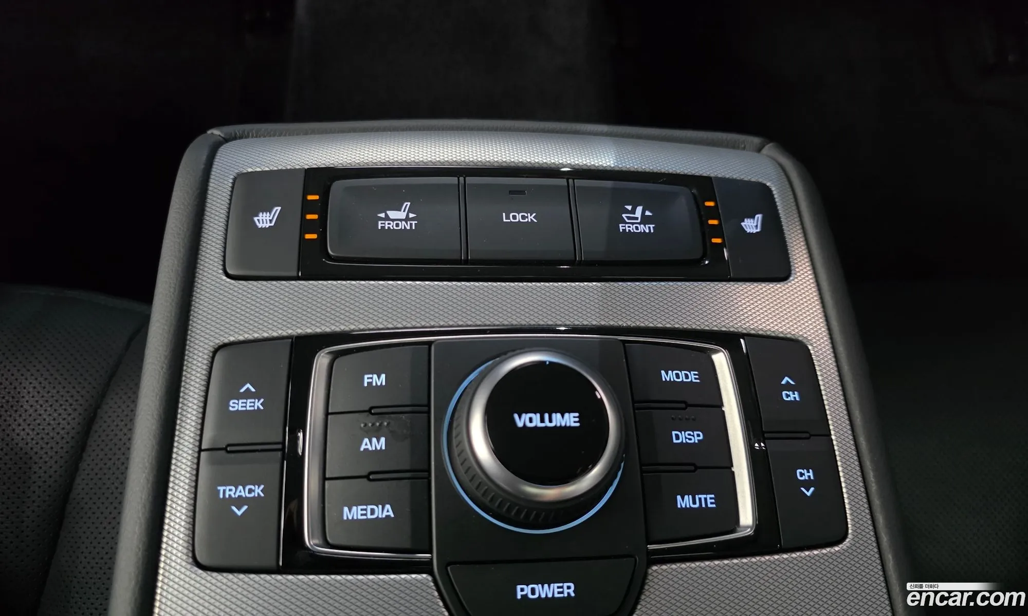 Genesis G80 2017 KMHGL41DBJU263937 — 6
